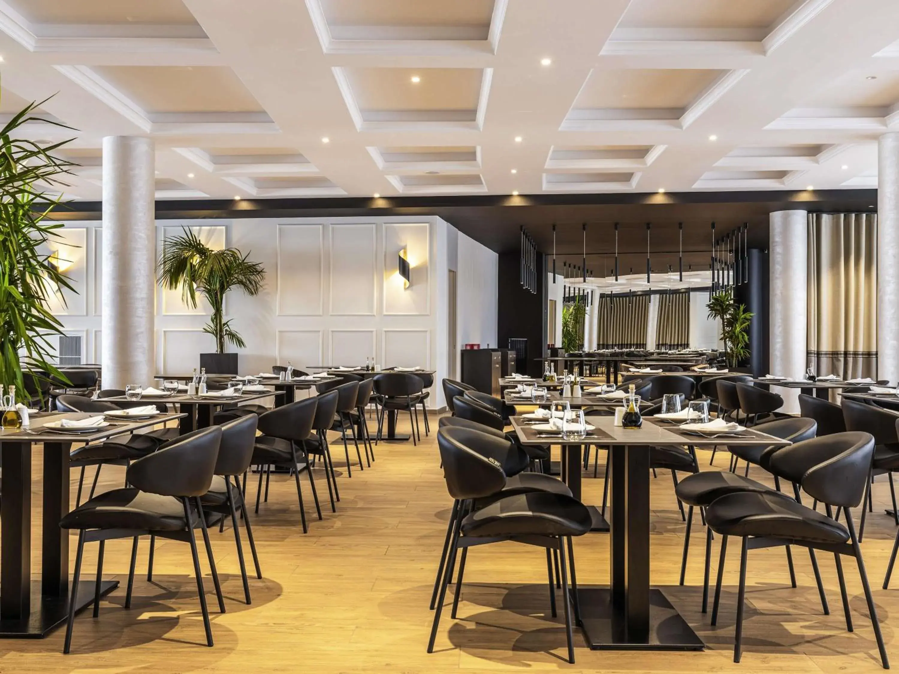 Restaurant/places to eat in Mövenpick Hotel Lalez Durres Restaurant/places to eat in Mövenpick Hotel Lalez Durres