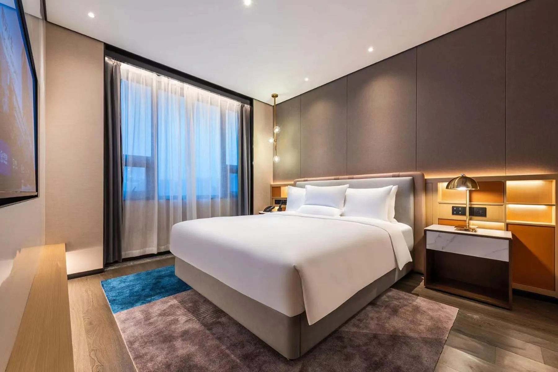 People, Bed in Novotel Tianjin Drum Tower