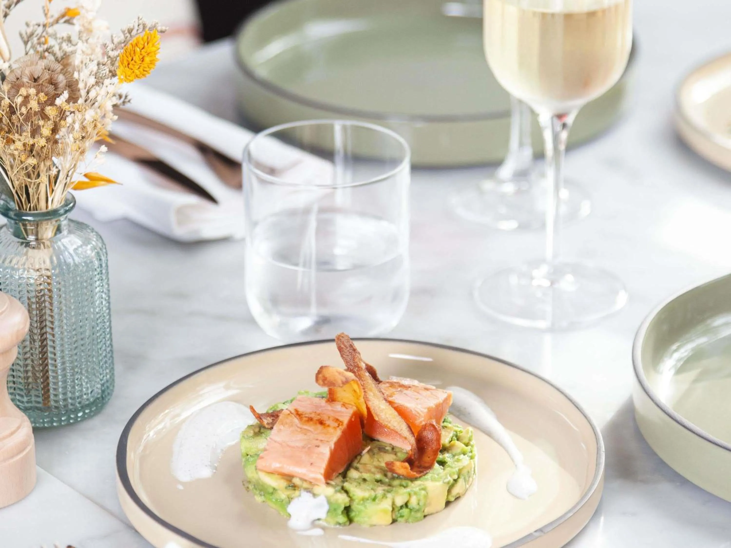 Restaurant/places to eat in Novotel Paris 20 Belleville