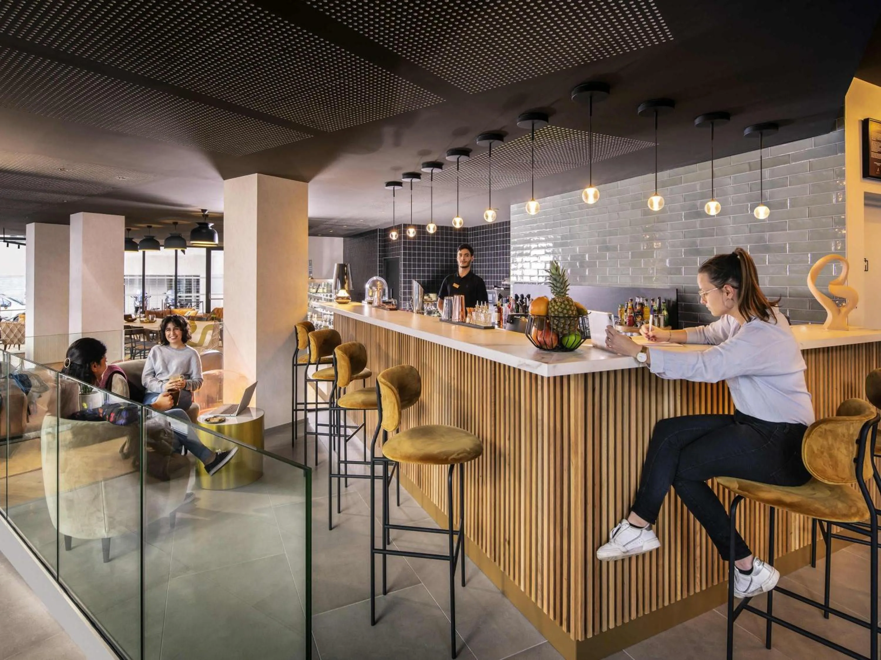 Restaurant/places to eat in Novotel Paris 20 Belleville