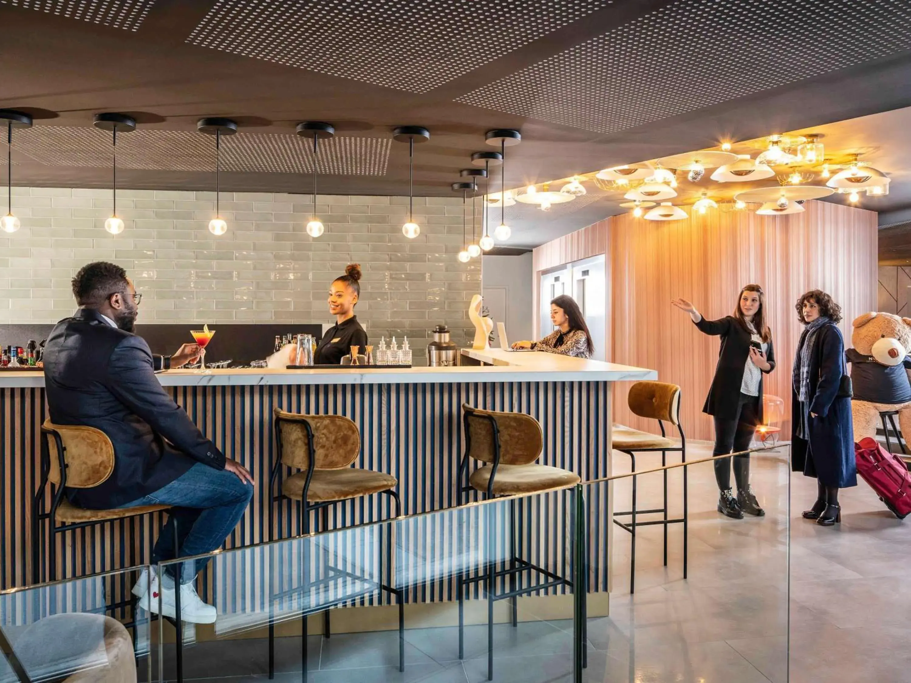 Lounge or bar in Novotel Paris 20 Belleville Lounge or bar in Novotel Paris 20 Belleville