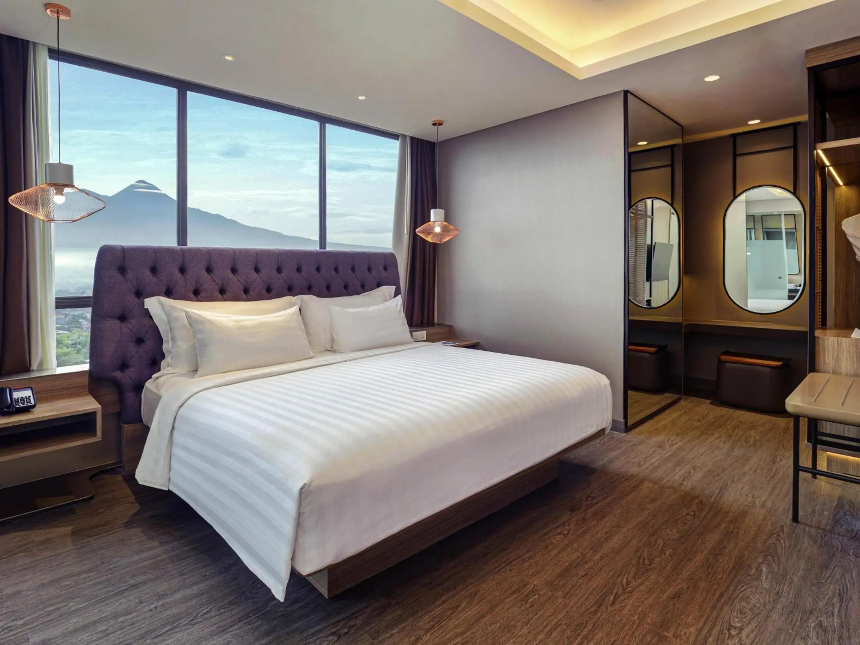 Bedroom, Bed in Grand Mercure Malang Bedroom, Bed in Grand Mercure Malang