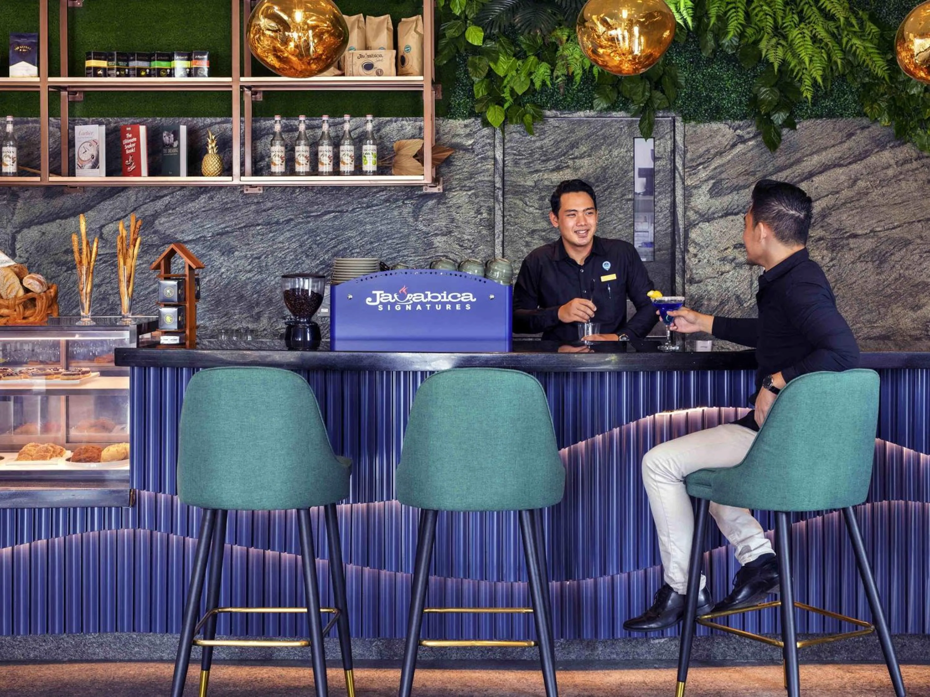 Lounge or bar in Grand Mercure Malang
