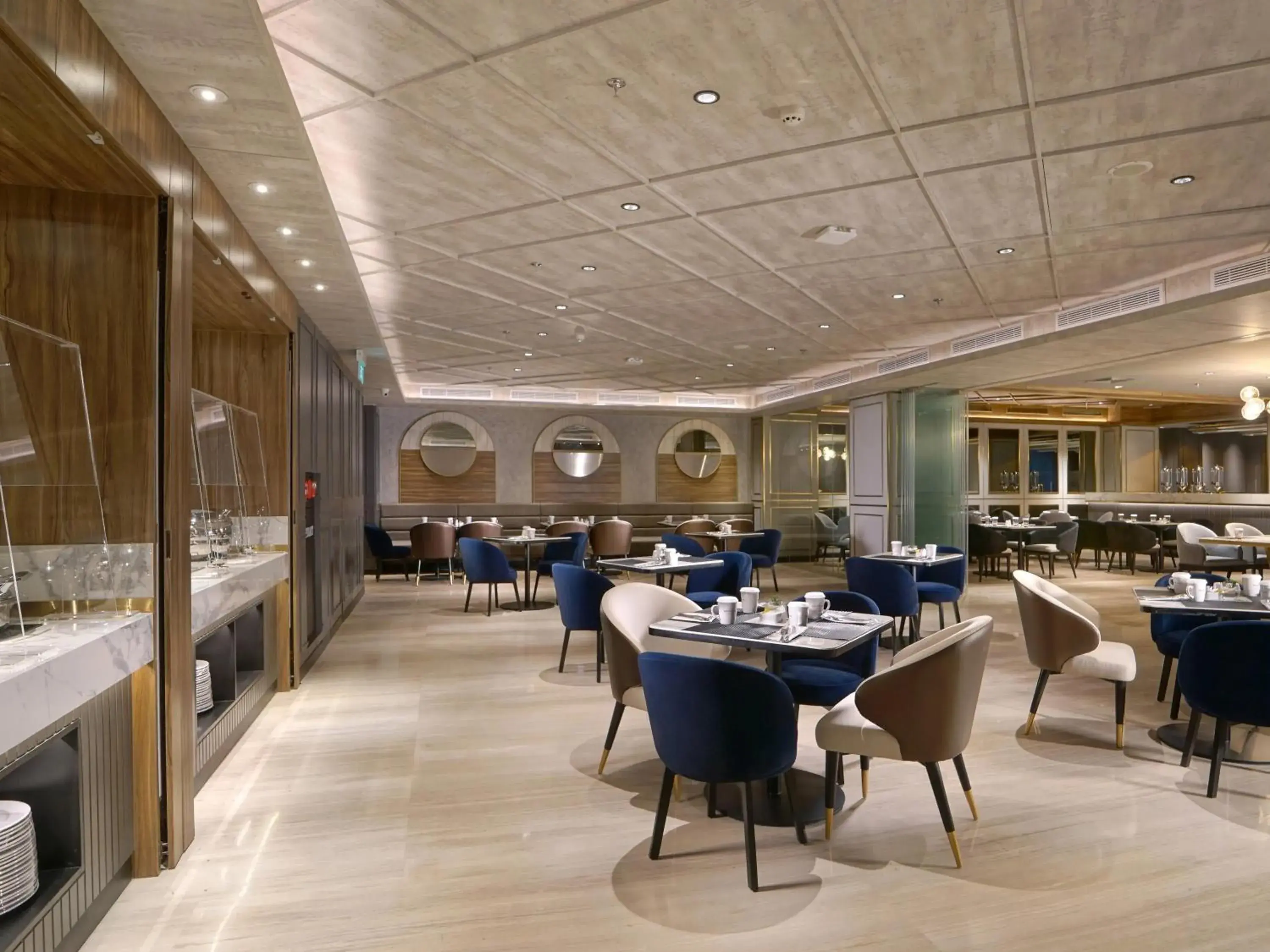 Restaurant/places to eat in Mercure Surabaya Manyar Restaurant/places to eat in Mercure Surabaya Manyar