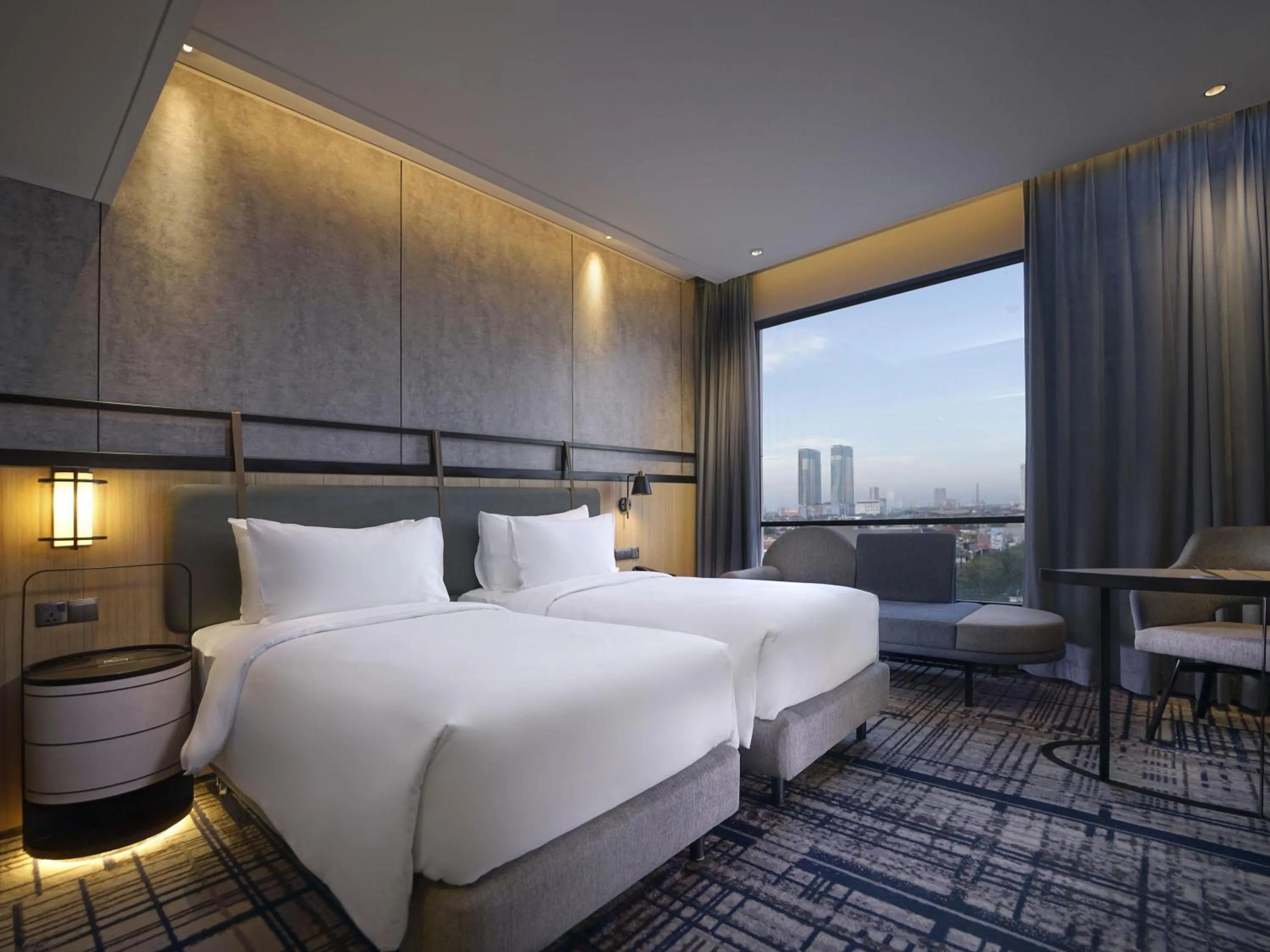 Bedroom, Bed in Mercure Surabaya Manyar