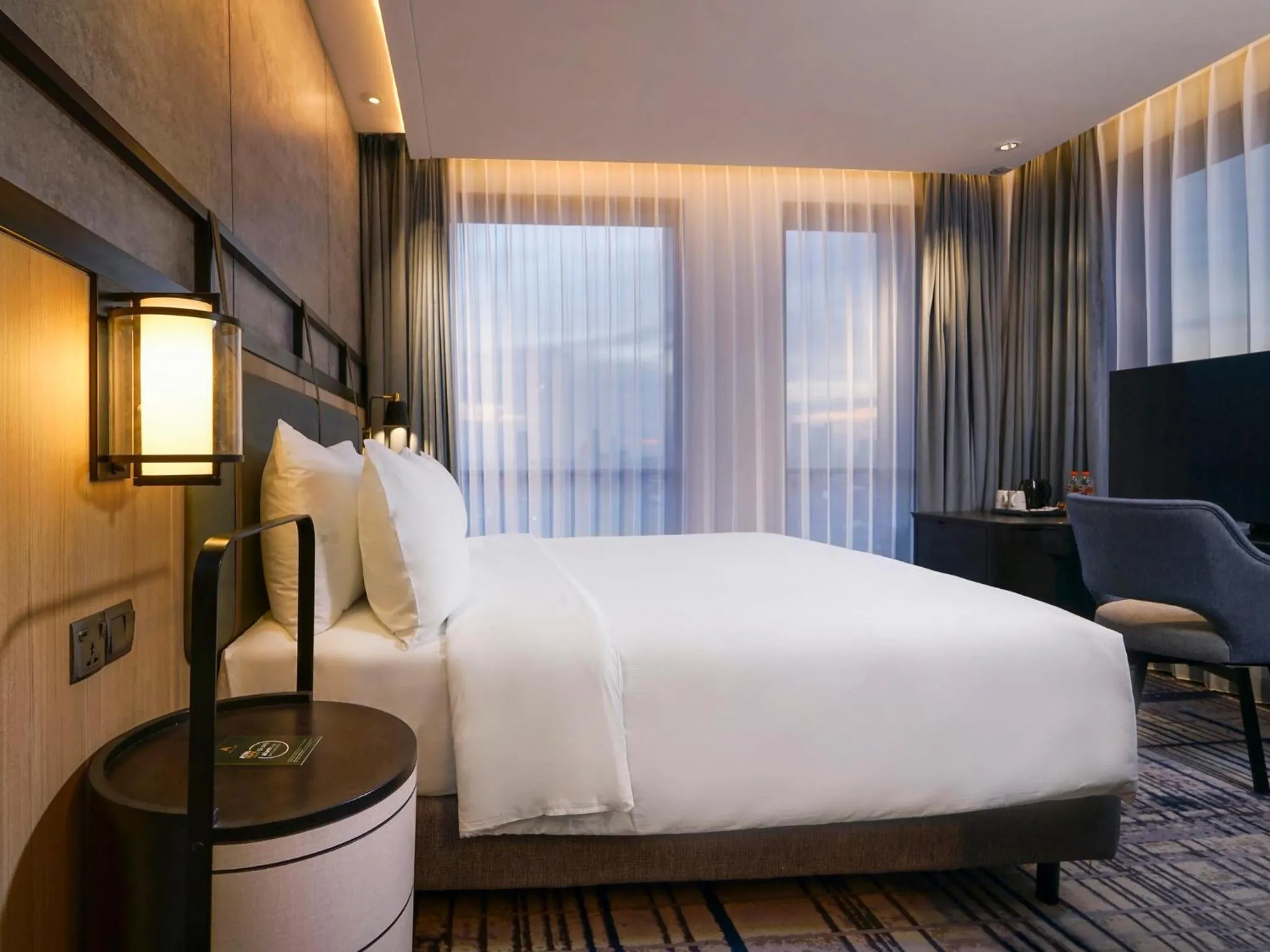 Bedroom, Bed in Mercure Surabaya Manyar