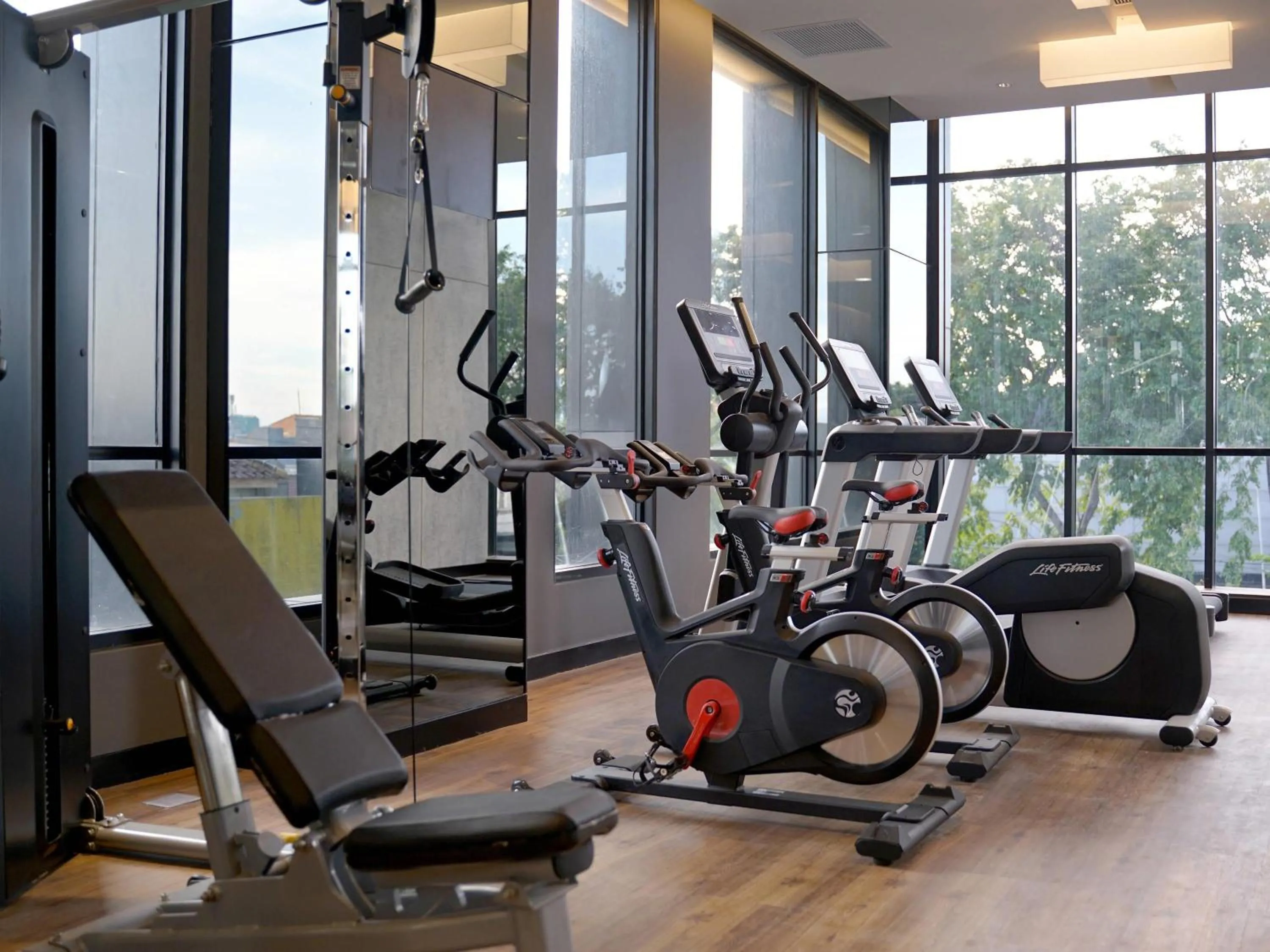 Fitness centre/facilities in Mercure Surabaya Manyar