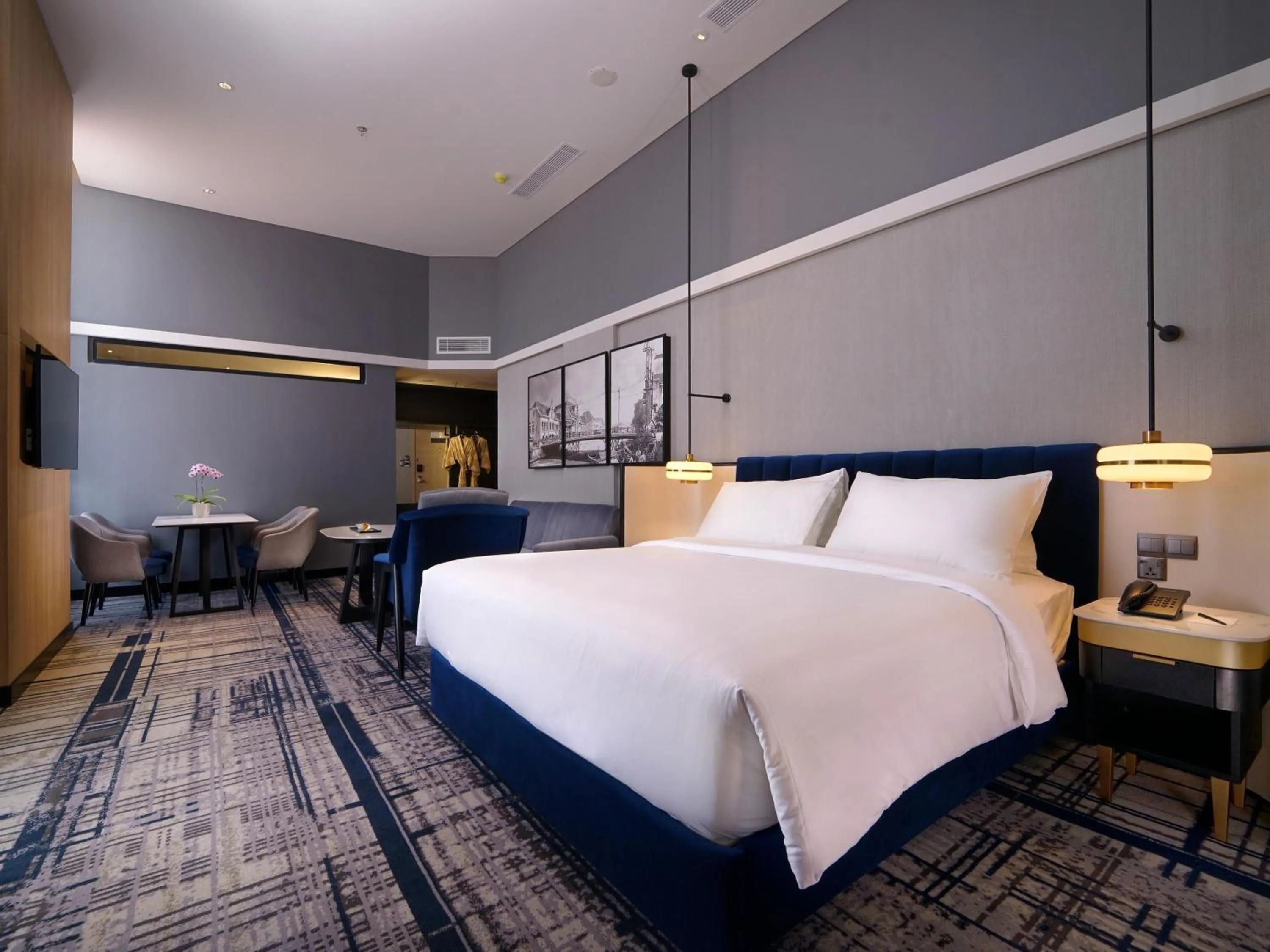 Bedroom, Bed in Mercure Surabaya Manyar