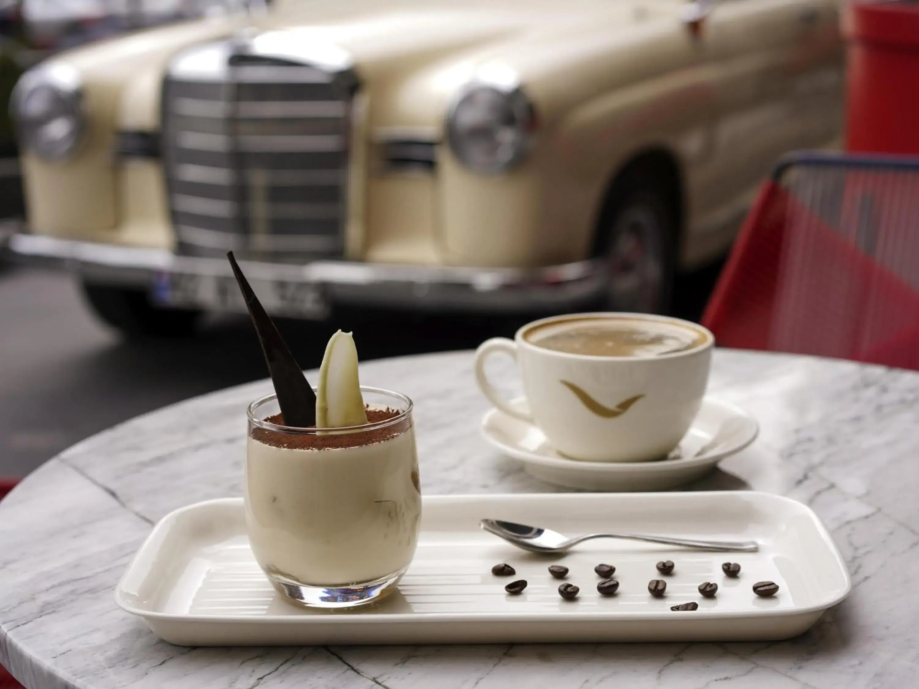 Lounge or bar in Mövenpick Hotel Istanbul Asia Airport Lounge or bar in Mövenpick Hotel Istanbul Asia Airport