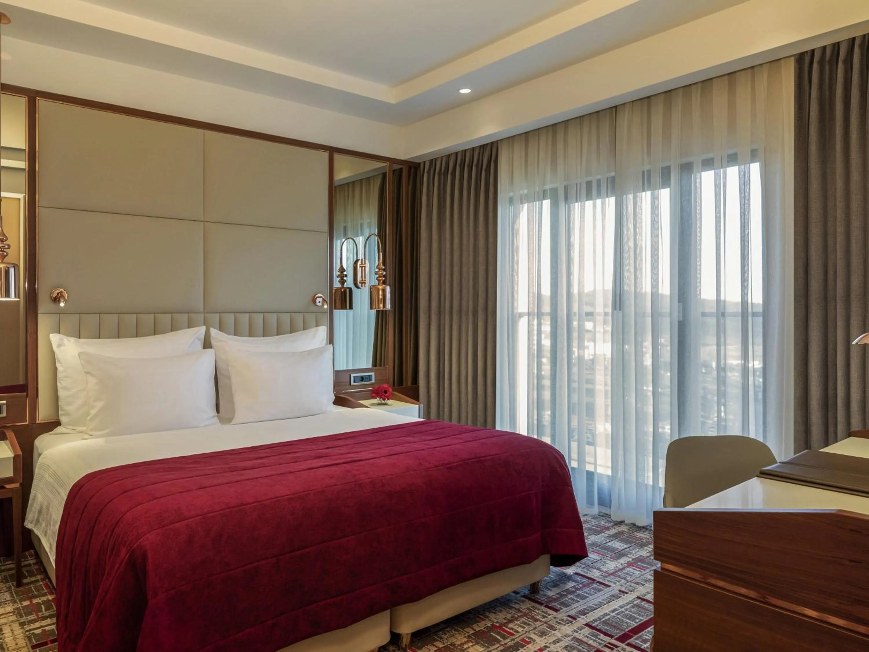 Bedroom, Bed in Mövenpick Hotel Istanbul Asia Airport