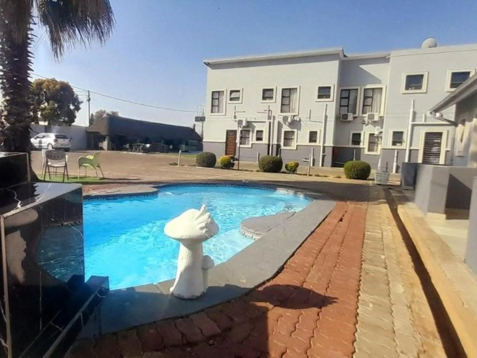 Pool view in Lifestyle Lodge Hotel
