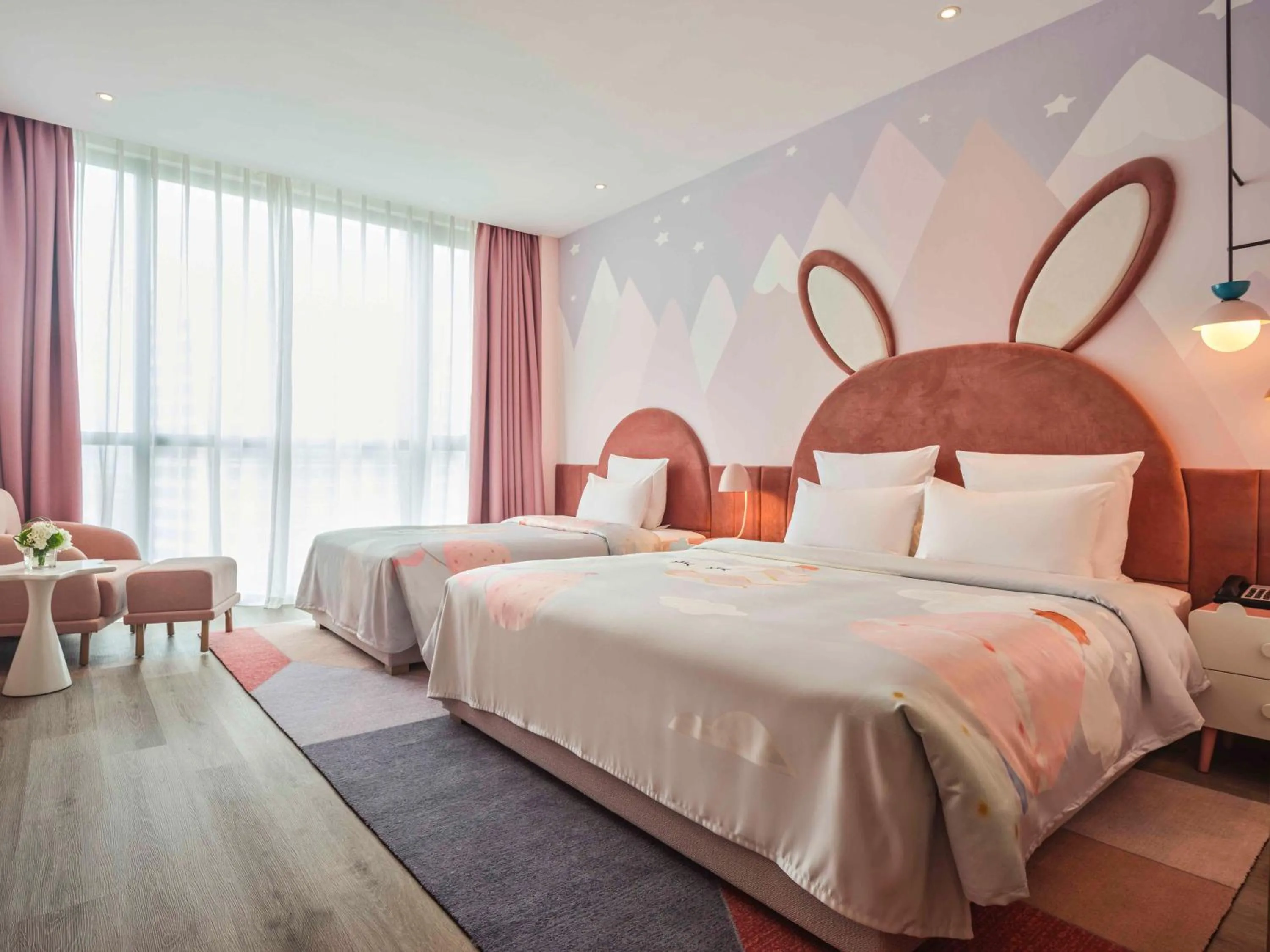 Photo of the whole room, Bed in Novotel Shanghai Qingpu Excellence