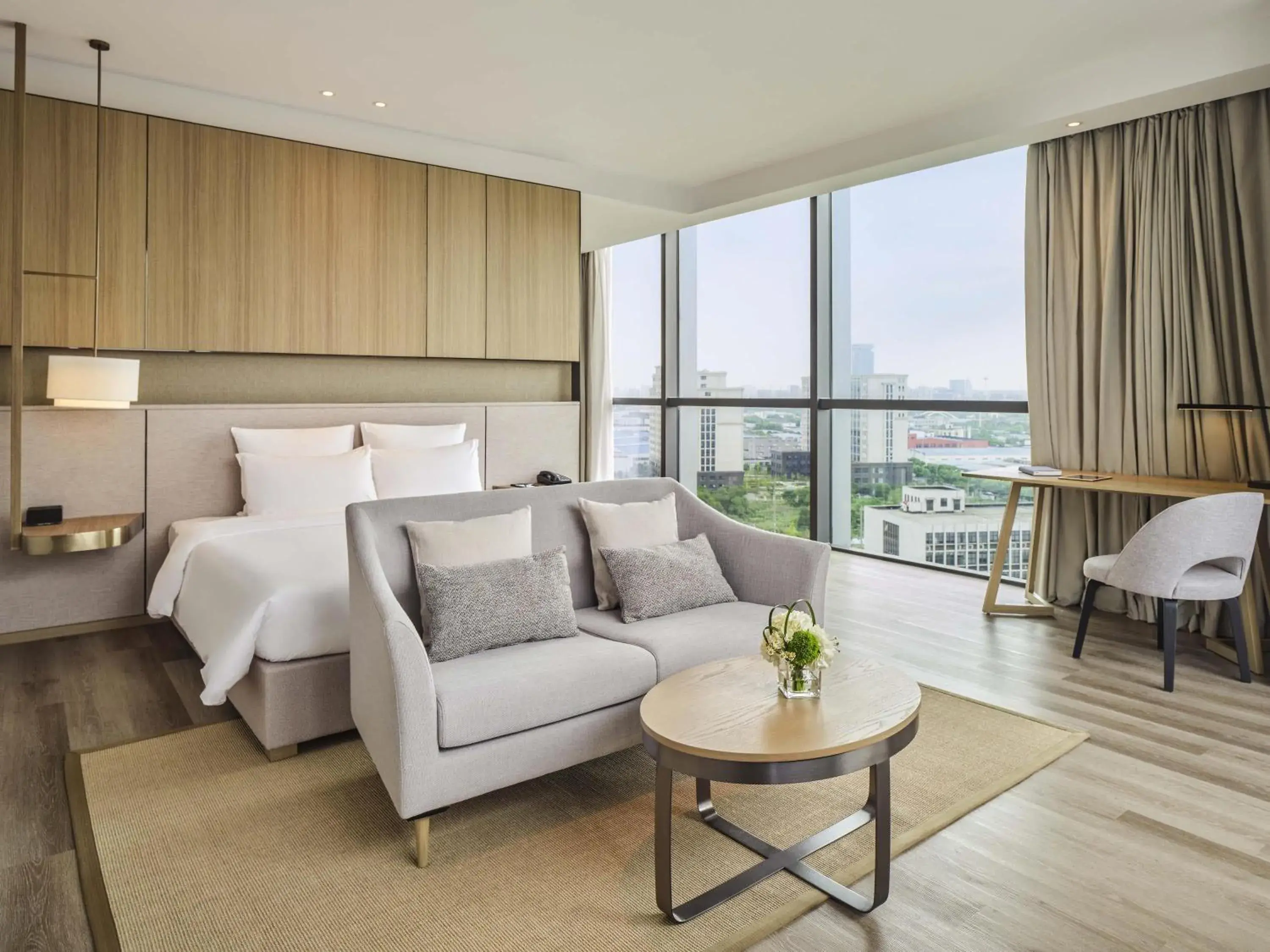 Deluxe King Room in Novotel Shanghai Qingpu Excellence Deluxe King Room in Novotel Shanghai Qingpu Excellence