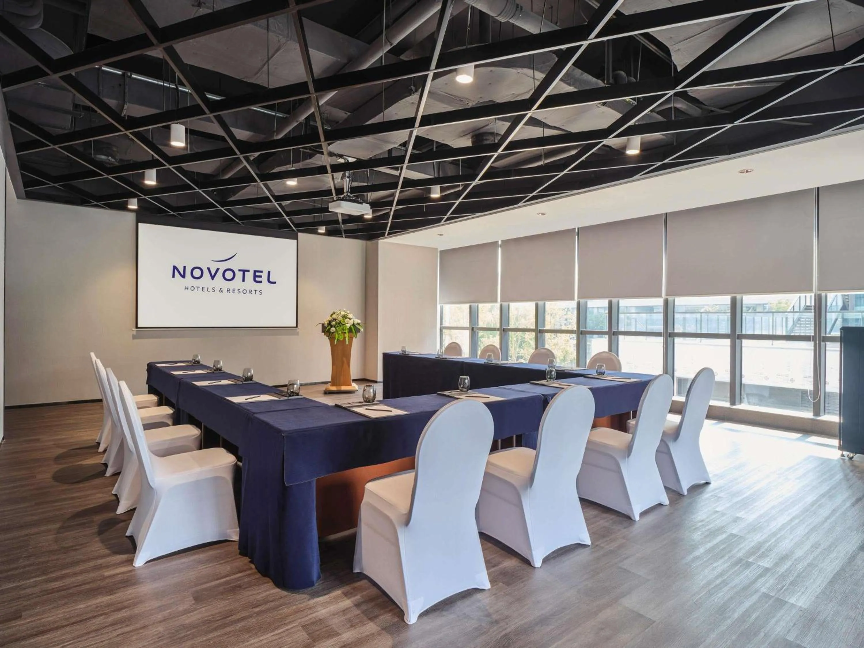 Meeting/conference room in Novotel Shanghai Qingpu Excellence