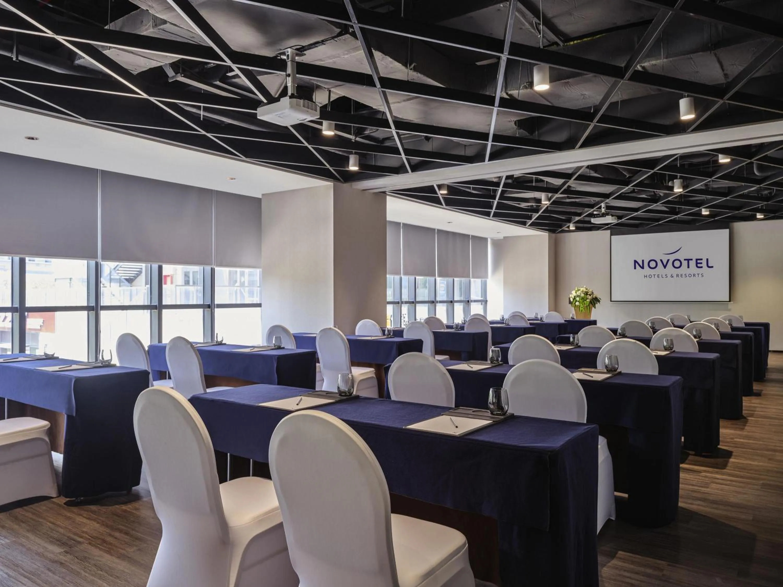 Meeting/conference room in Novotel Shanghai Qingpu Excellence