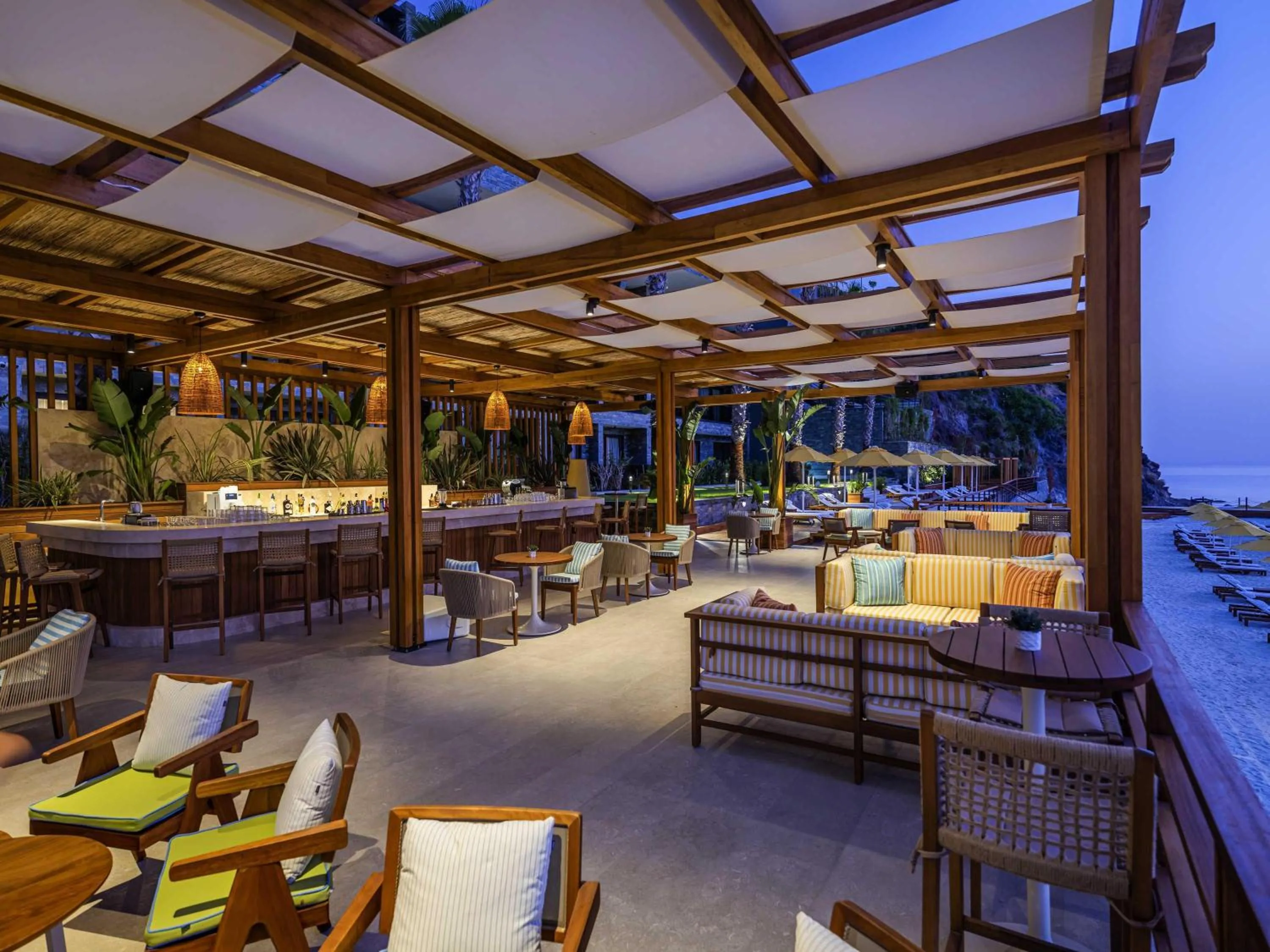 Lounge or bar in The Bodrum Hotel Yalıkavak - MGallery Collection