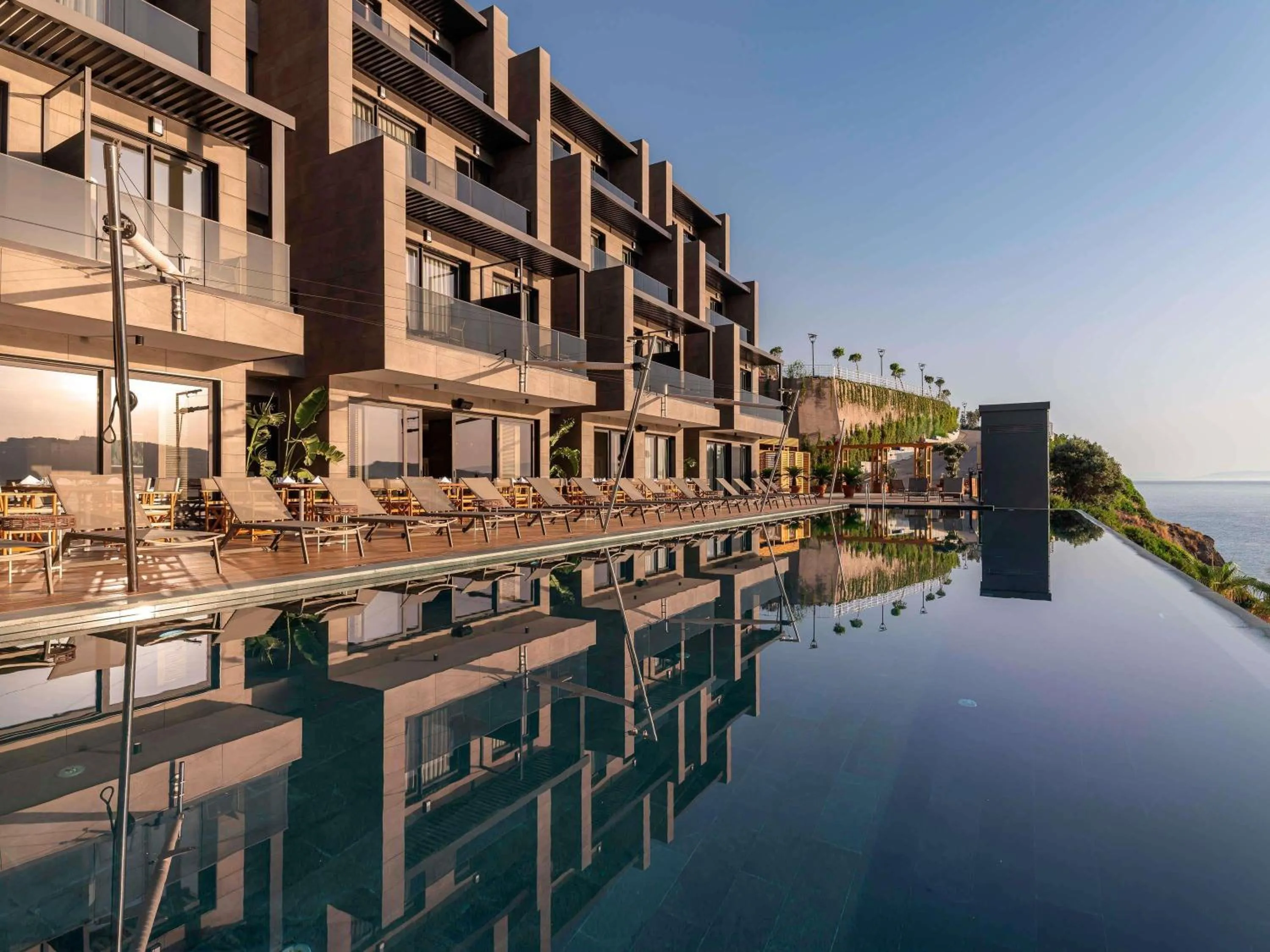 Lounge or bar in The Bodrum Hotel Yalıkavak - MGallery Collection