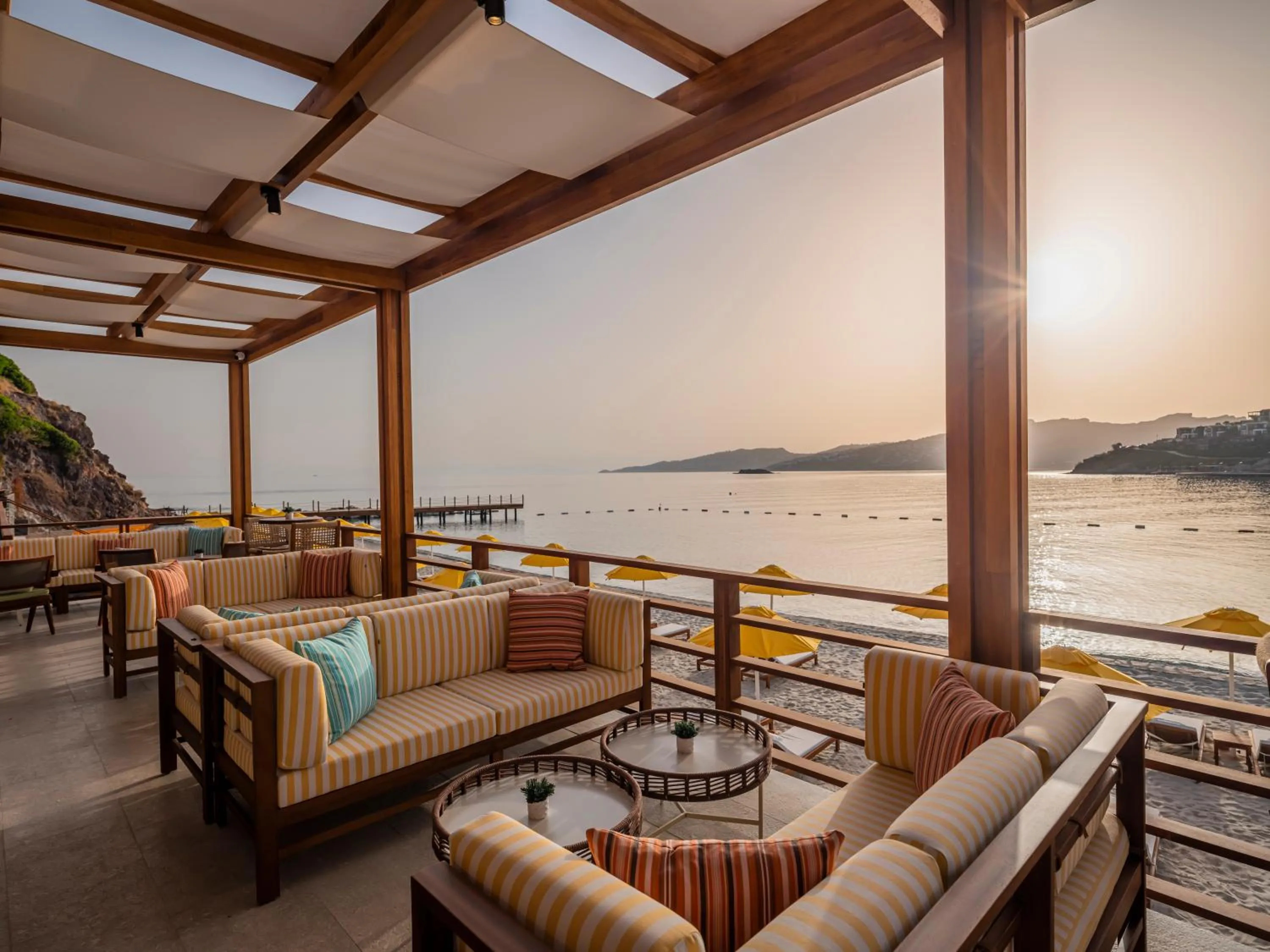Lounge or bar in The Bodrum Hotel Yalıkavak - MGallery Collection
