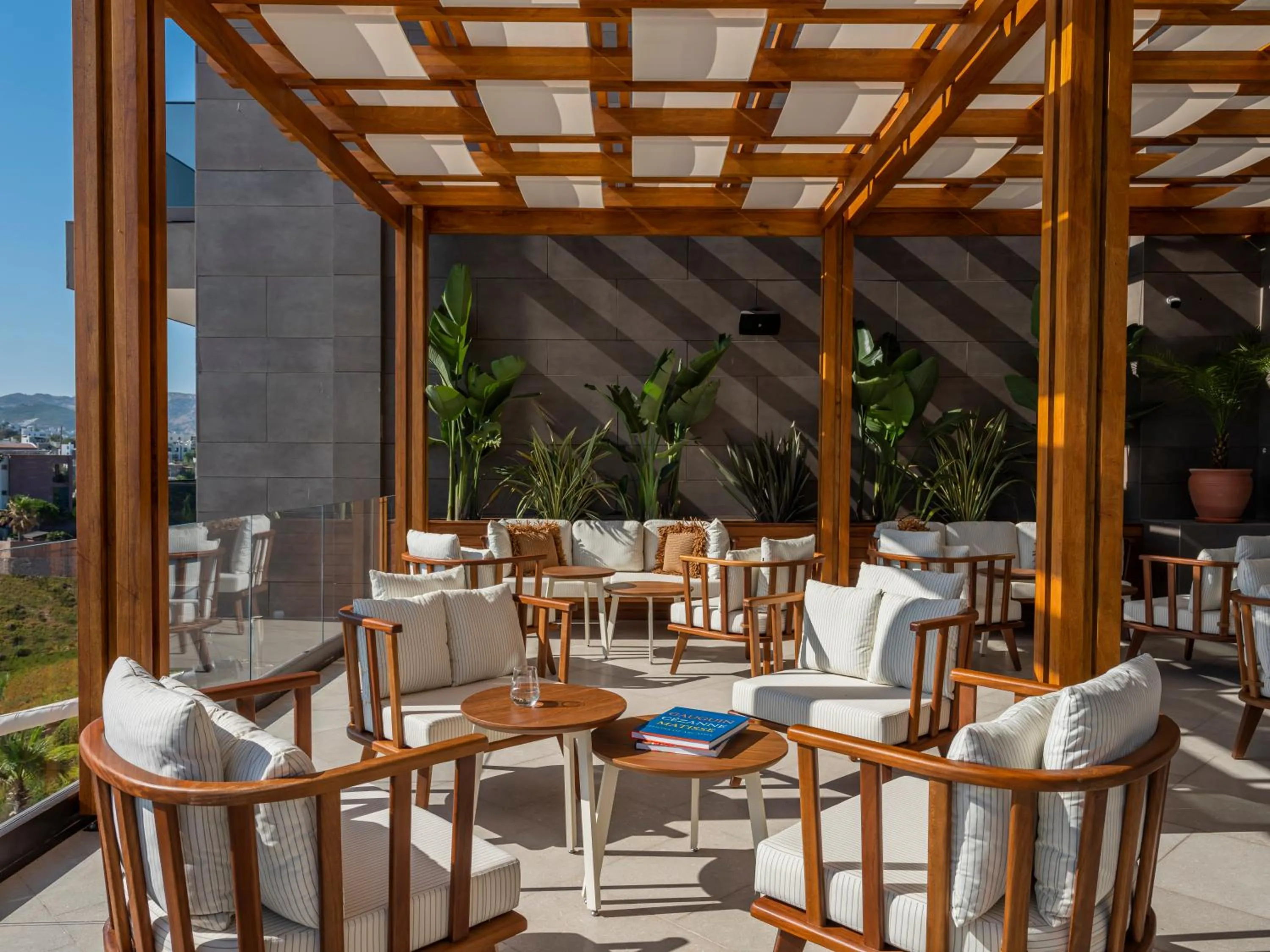 Lounge or bar in The Bodrum Hotel Yalıkavak - MGallery Collection