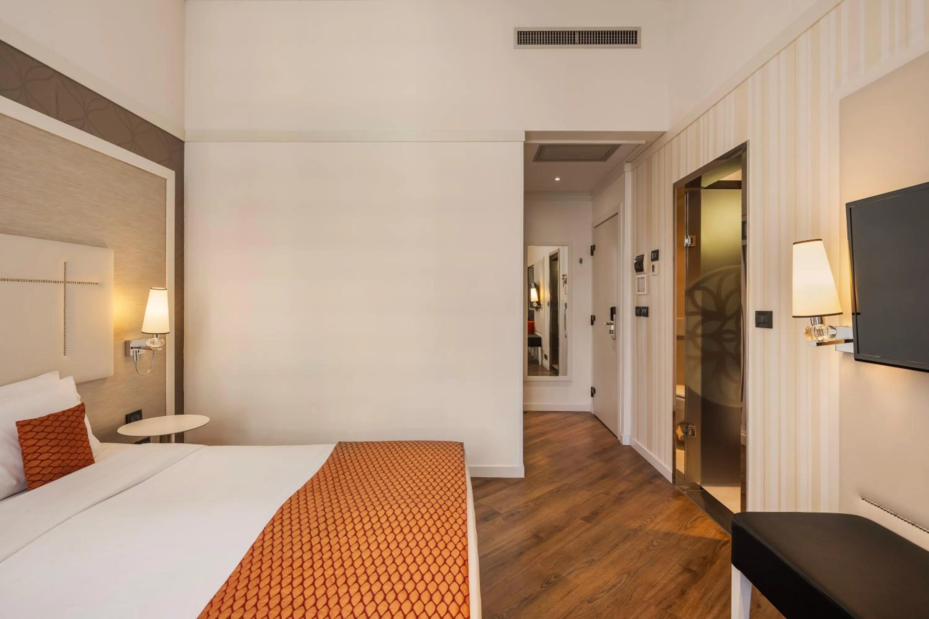 Bed in Ikonik Parlament