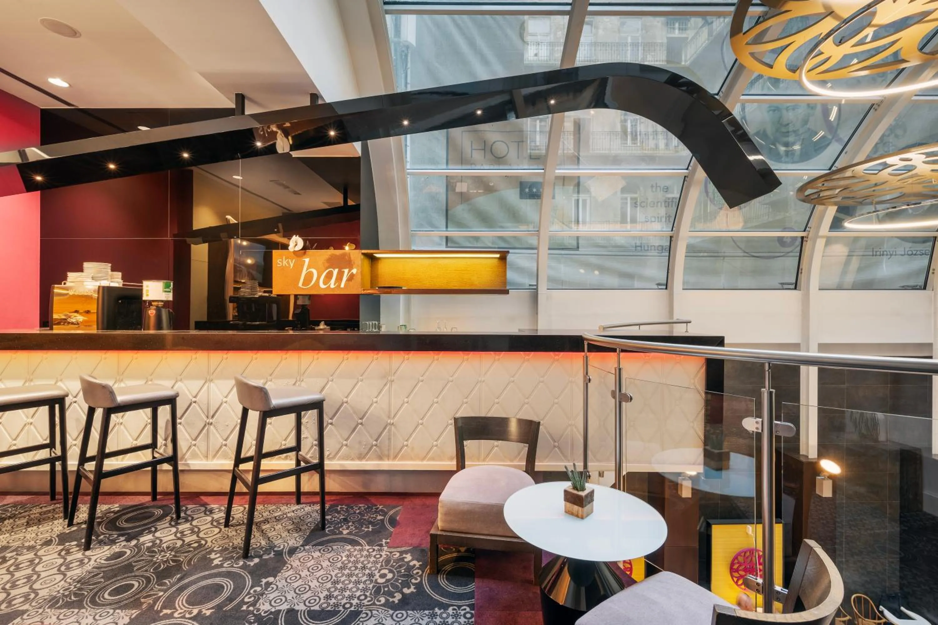 Coffee/tea facilities in Ikonik Parlament