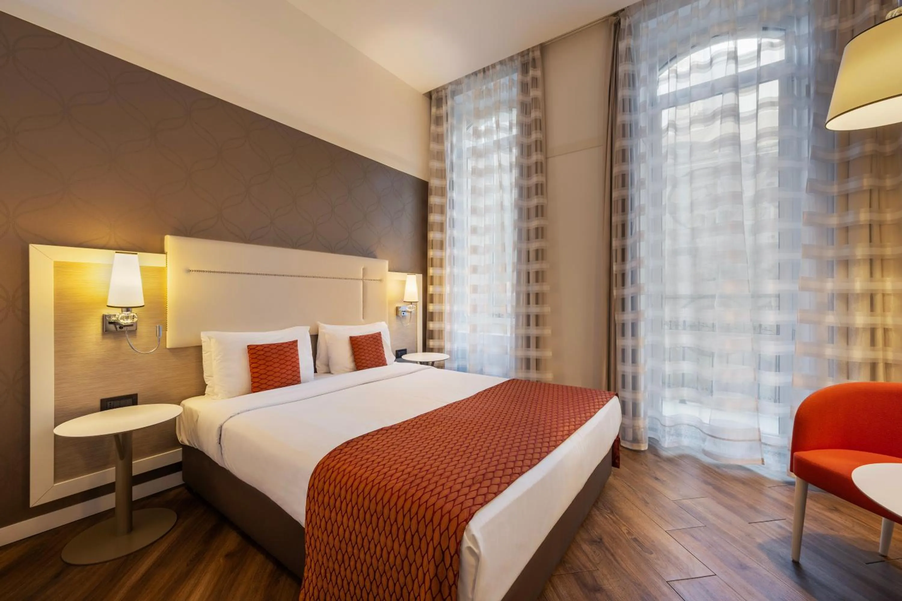 Bed in Ikonik Parlament