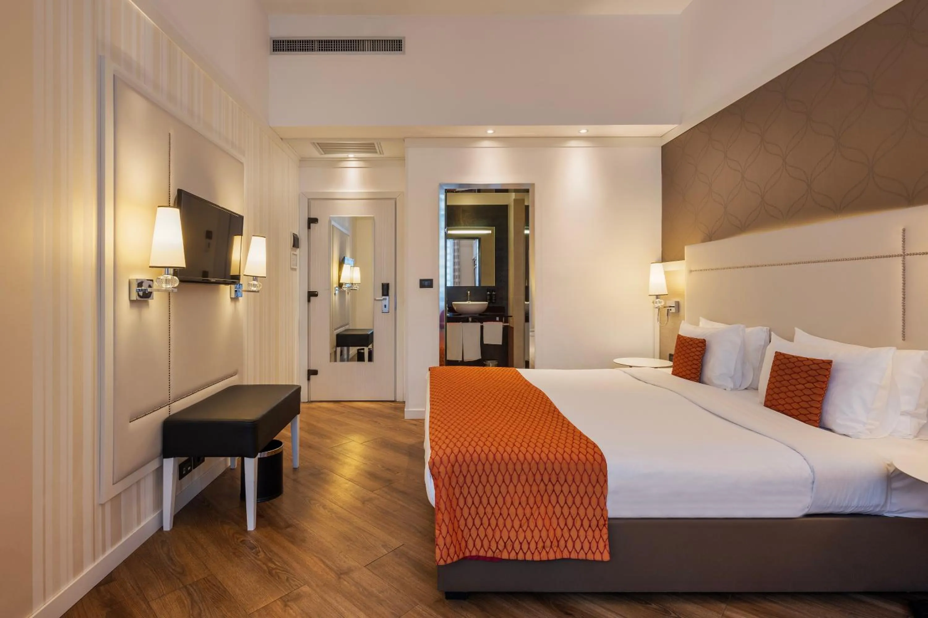 Bed in Ikonik Parlament