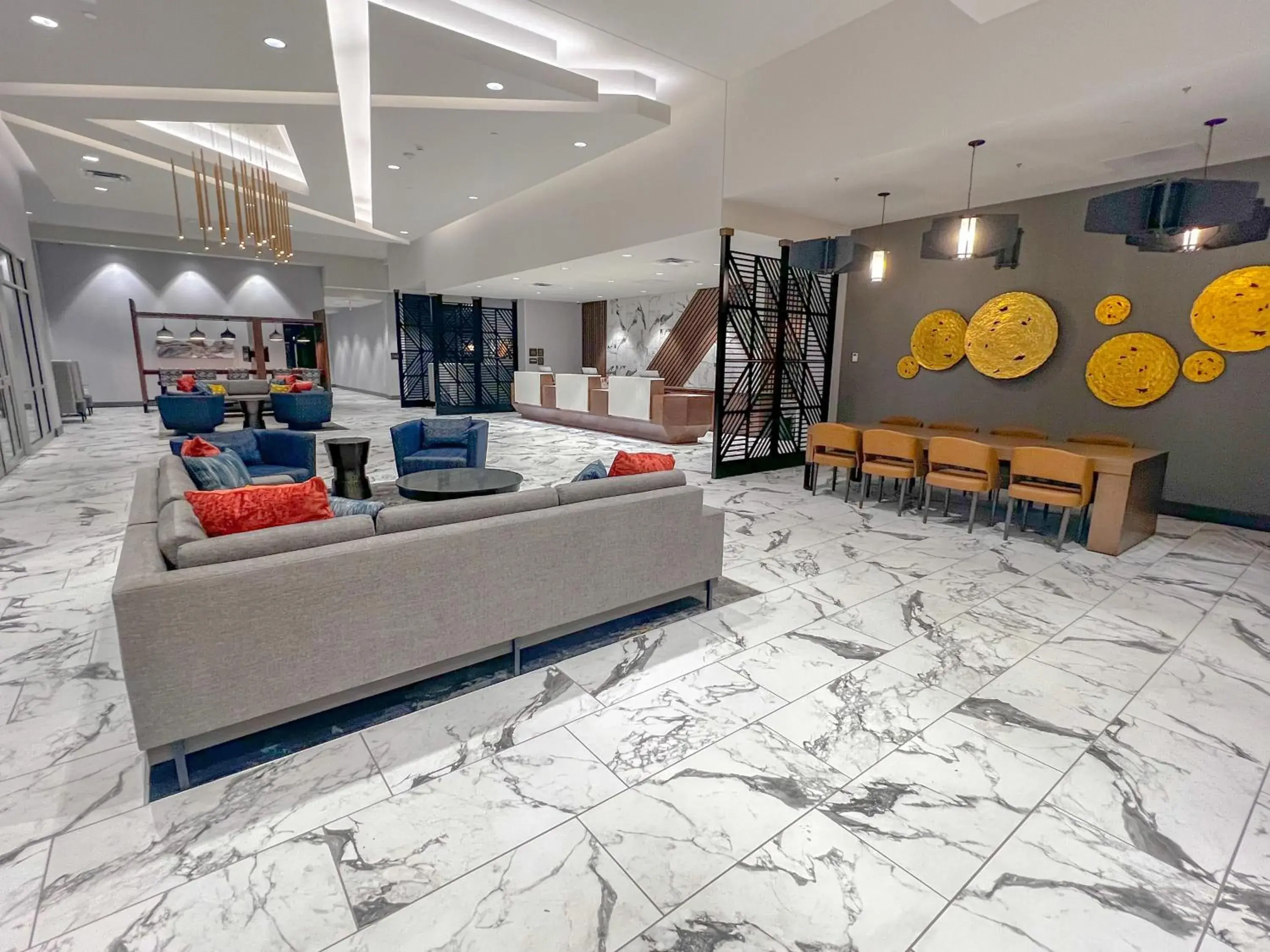 Lobby or reception in Crowne Plaza - Kearney by IHG Lobby or reception in Crowne Plaza - Kearney by IHG