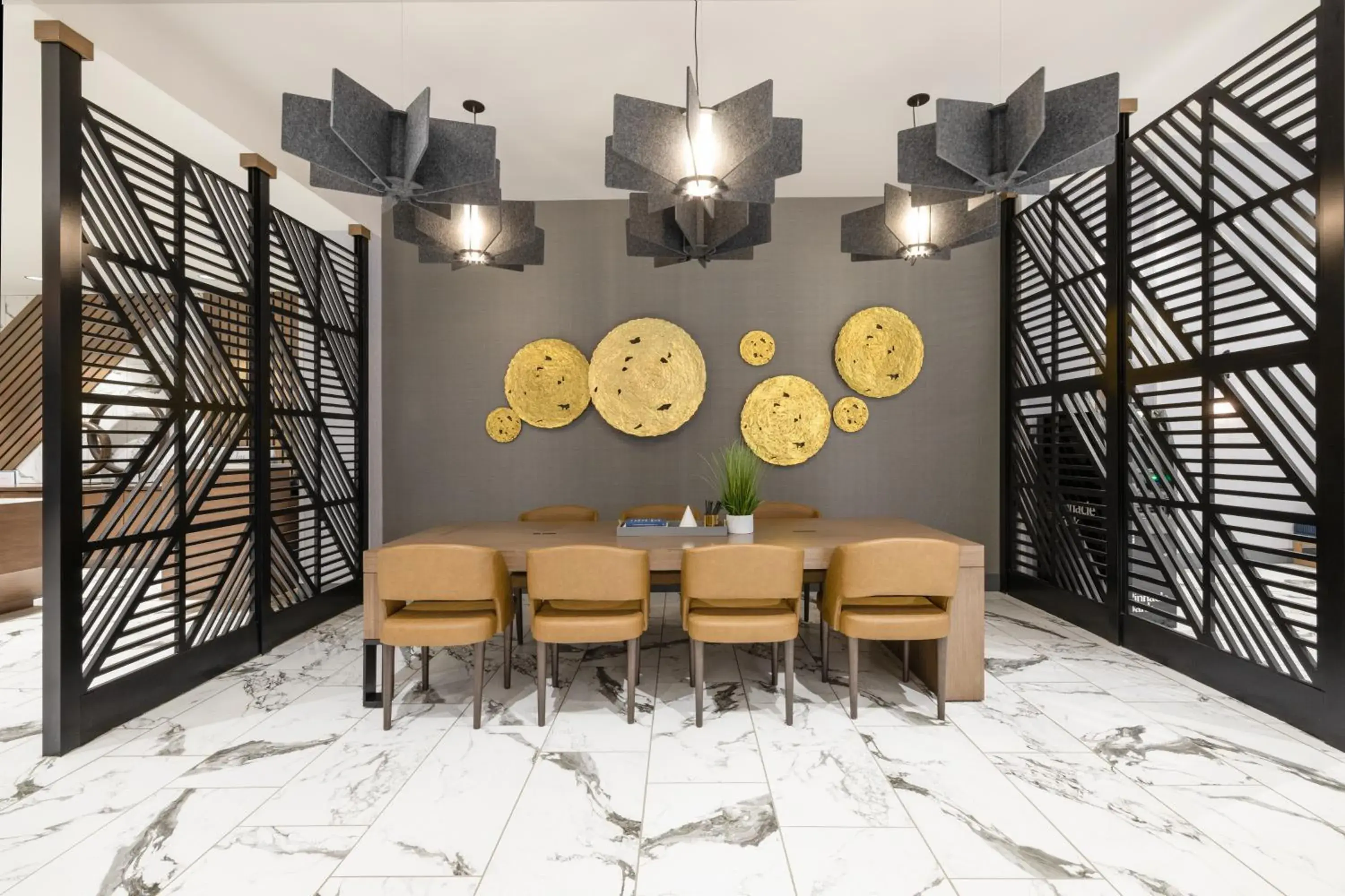 Lobby or reception in Crowne Plaza - Kearney by IHG Lobby or reception in Crowne Plaza - Kearney by IHG