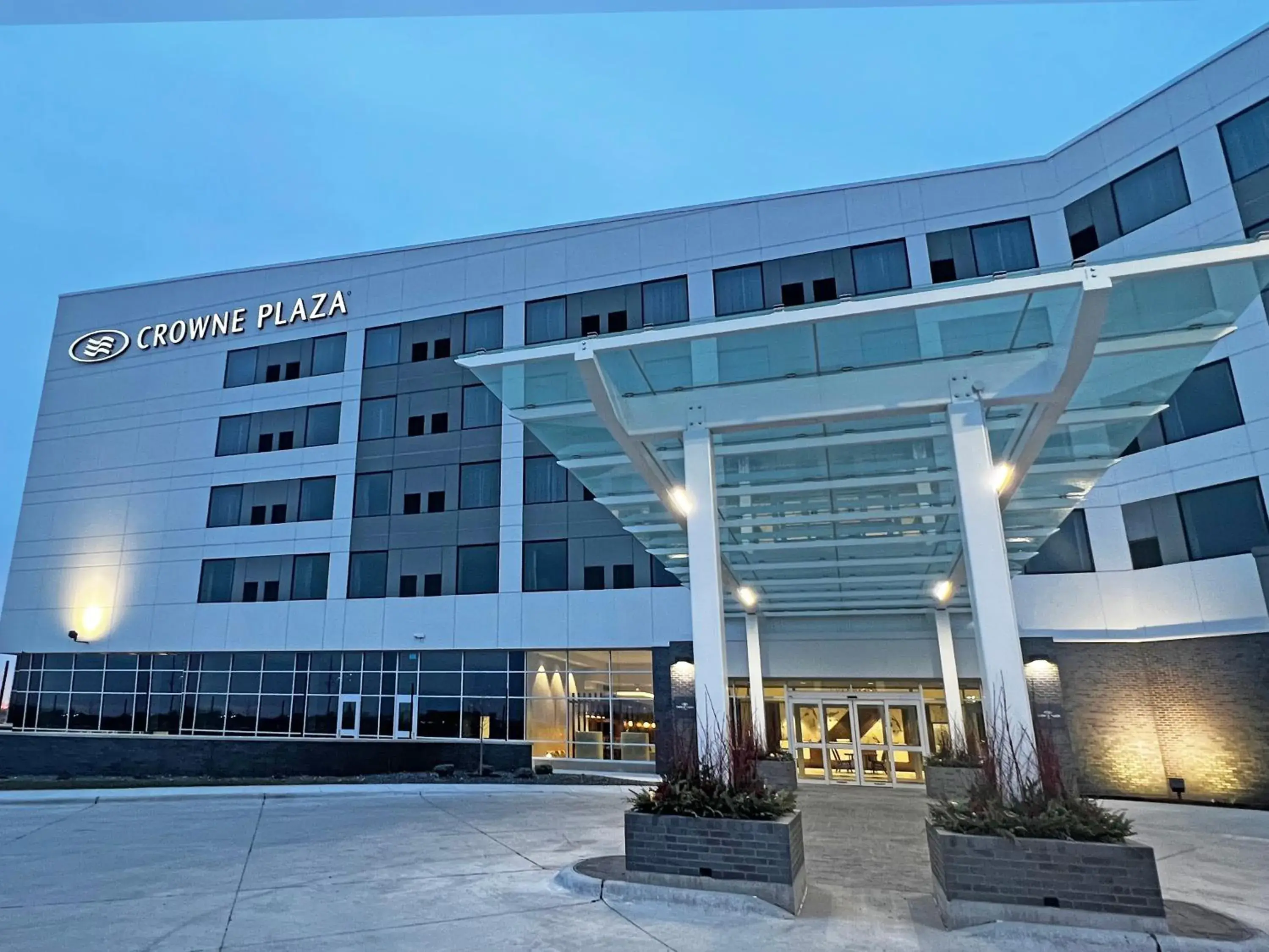 Property building in Crowne Plaza - Kearney by IHG Property building in Crowne Plaza - Kearney by IHG