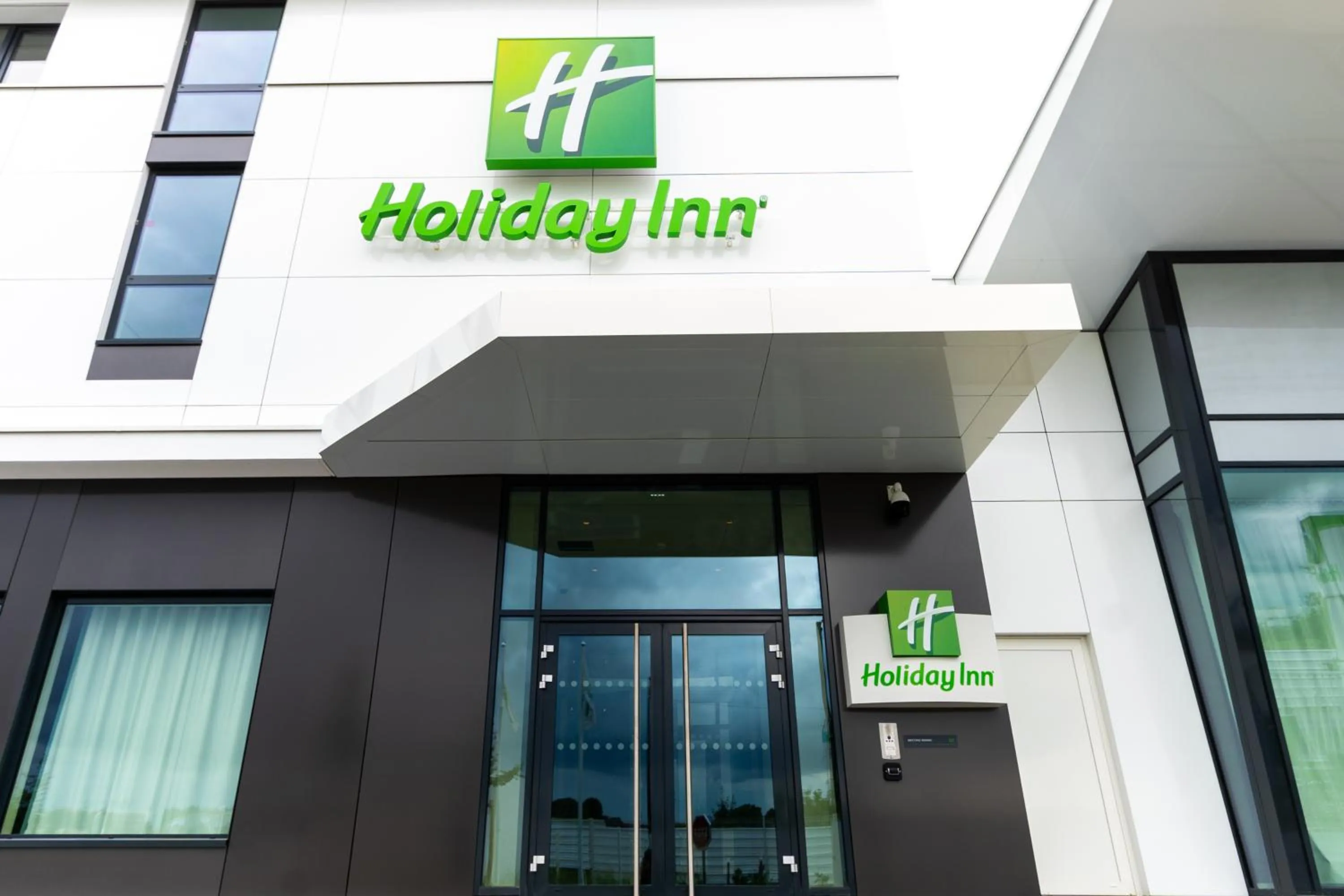 Property building in Holiday Inn Paris CDG Airport an IHG Hotel