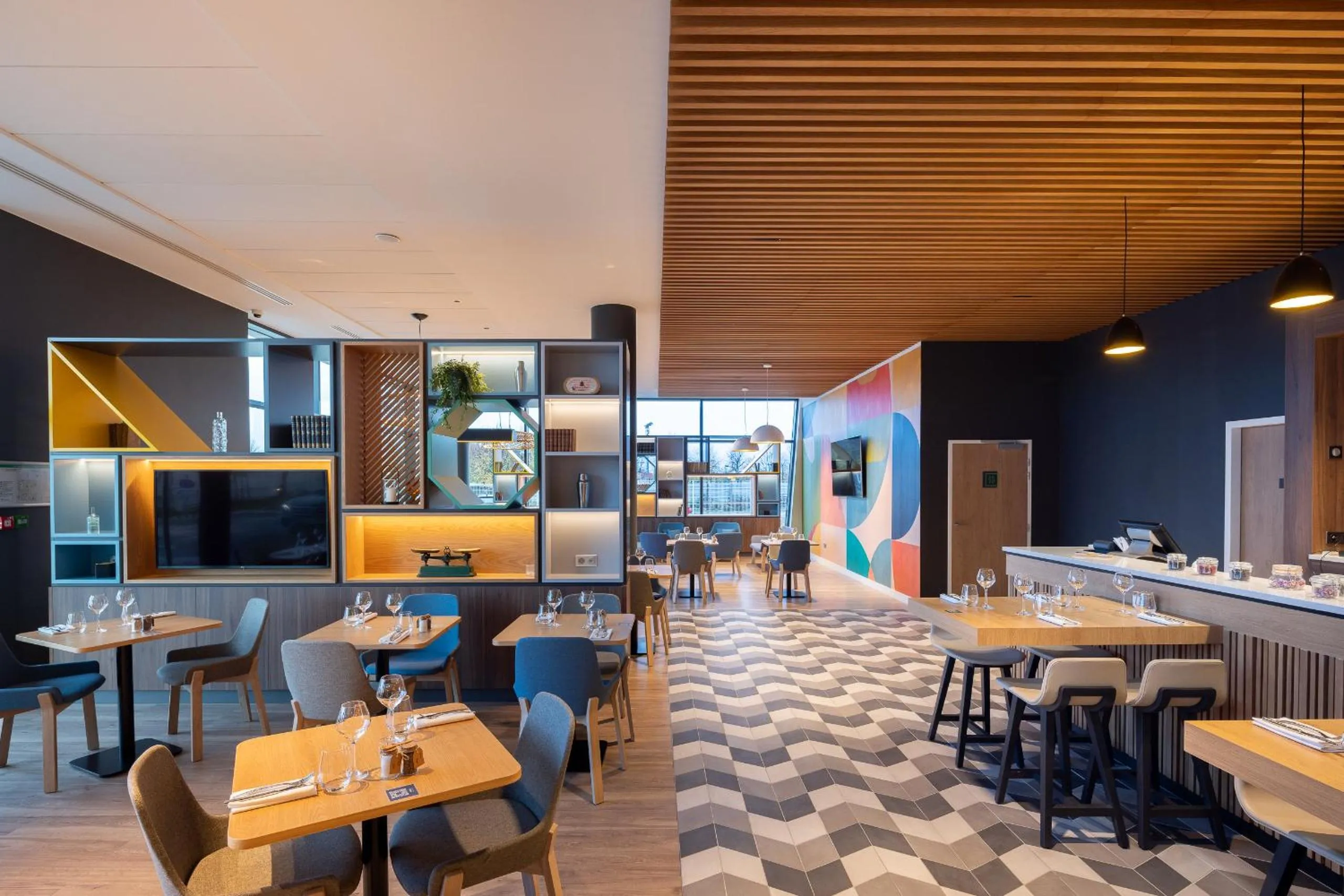 Restaurant/places to eat in Holiday Inn Paris CDG Airport an IHG Hotel