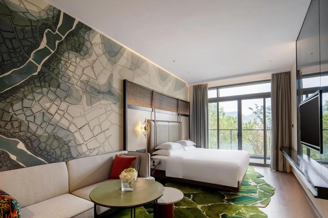 Bed in Hotel Indigo Nanjing Garden Expo, an IHG Hotel