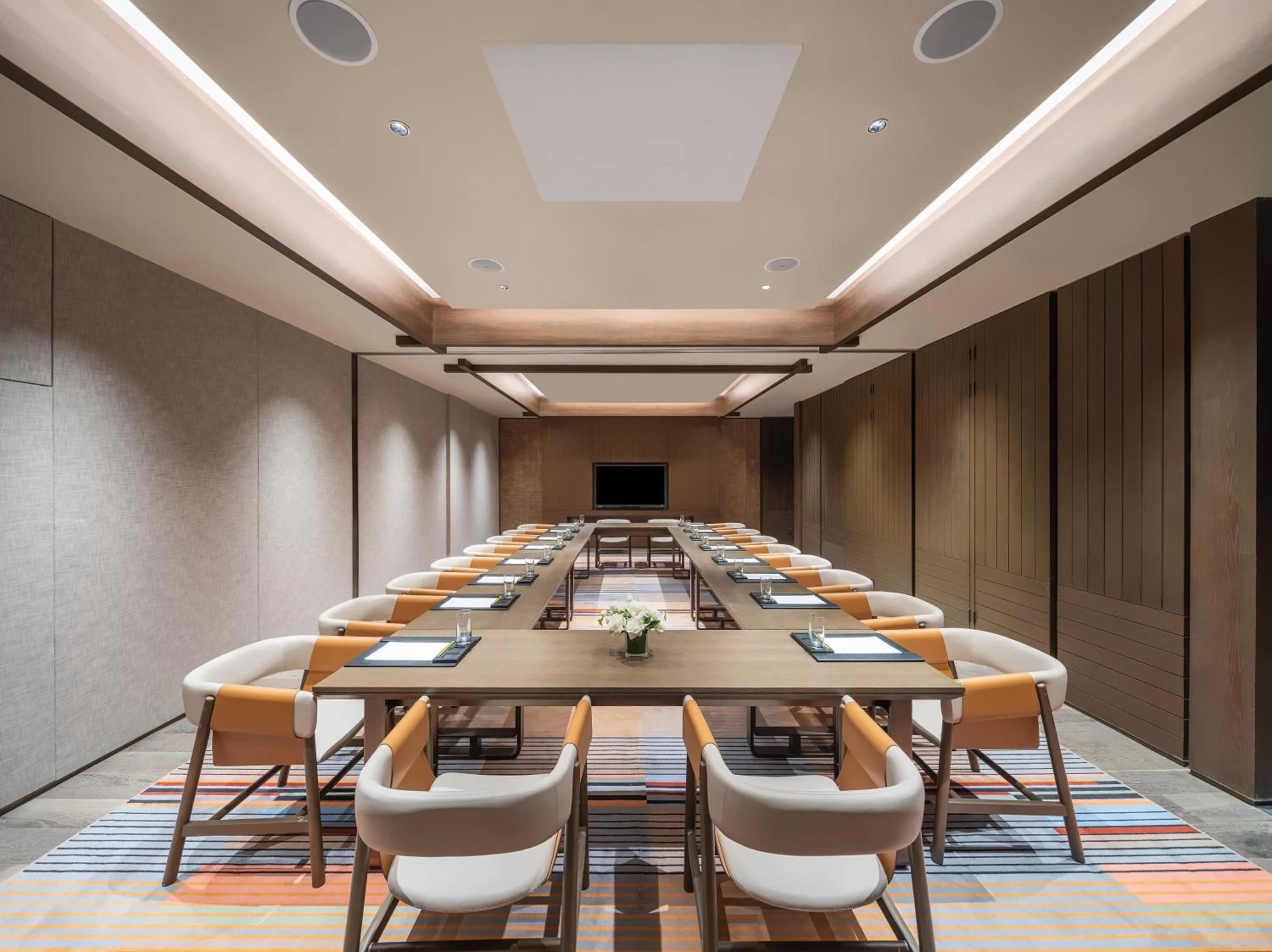 Meeting/conference room in Hotel Indigo Jiuzhai by IHG