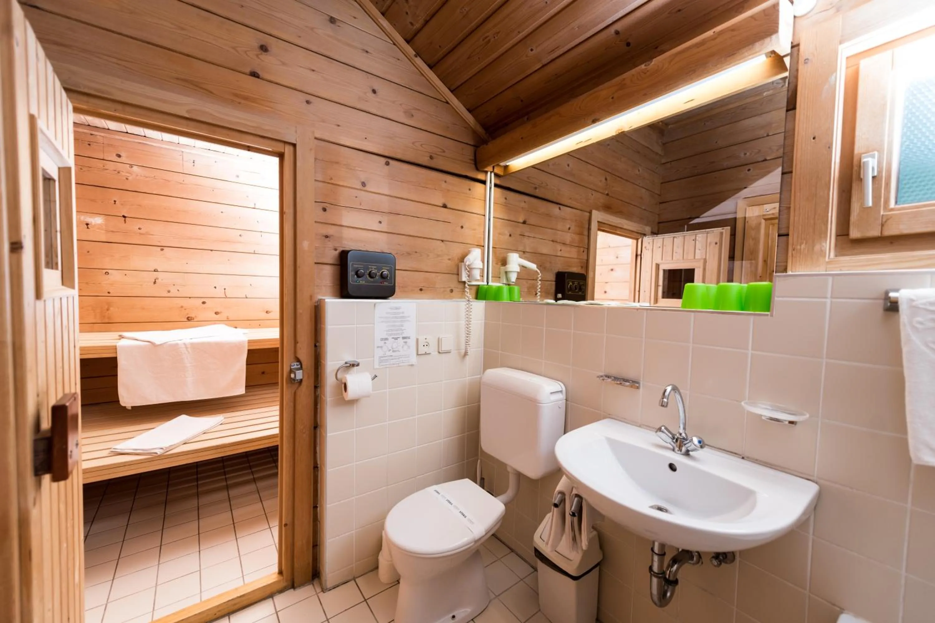 Toilet in Petneházy Aparthotel