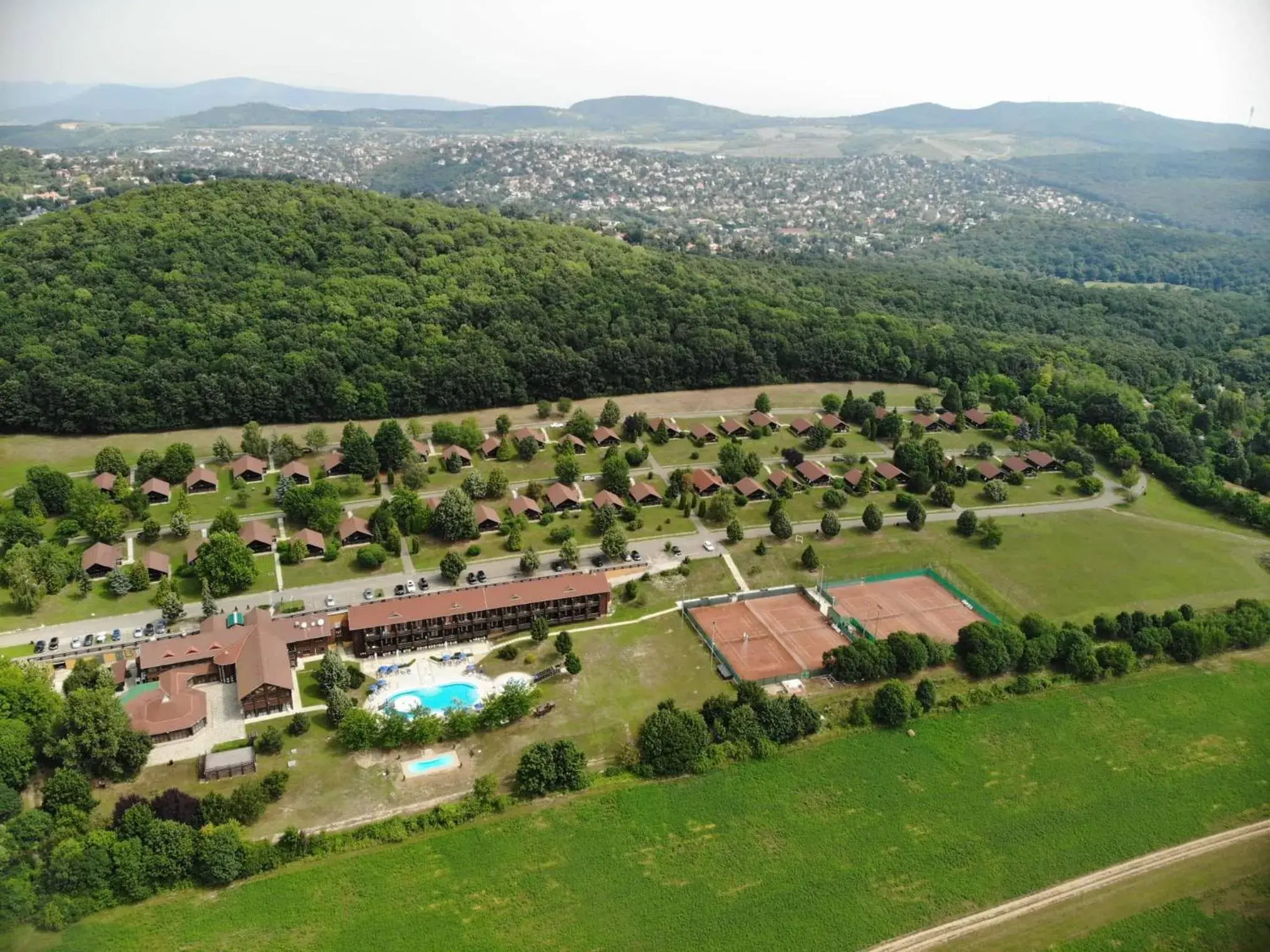Property building in Petneházy Aparthotel Property building in Petneházy Aparthotel