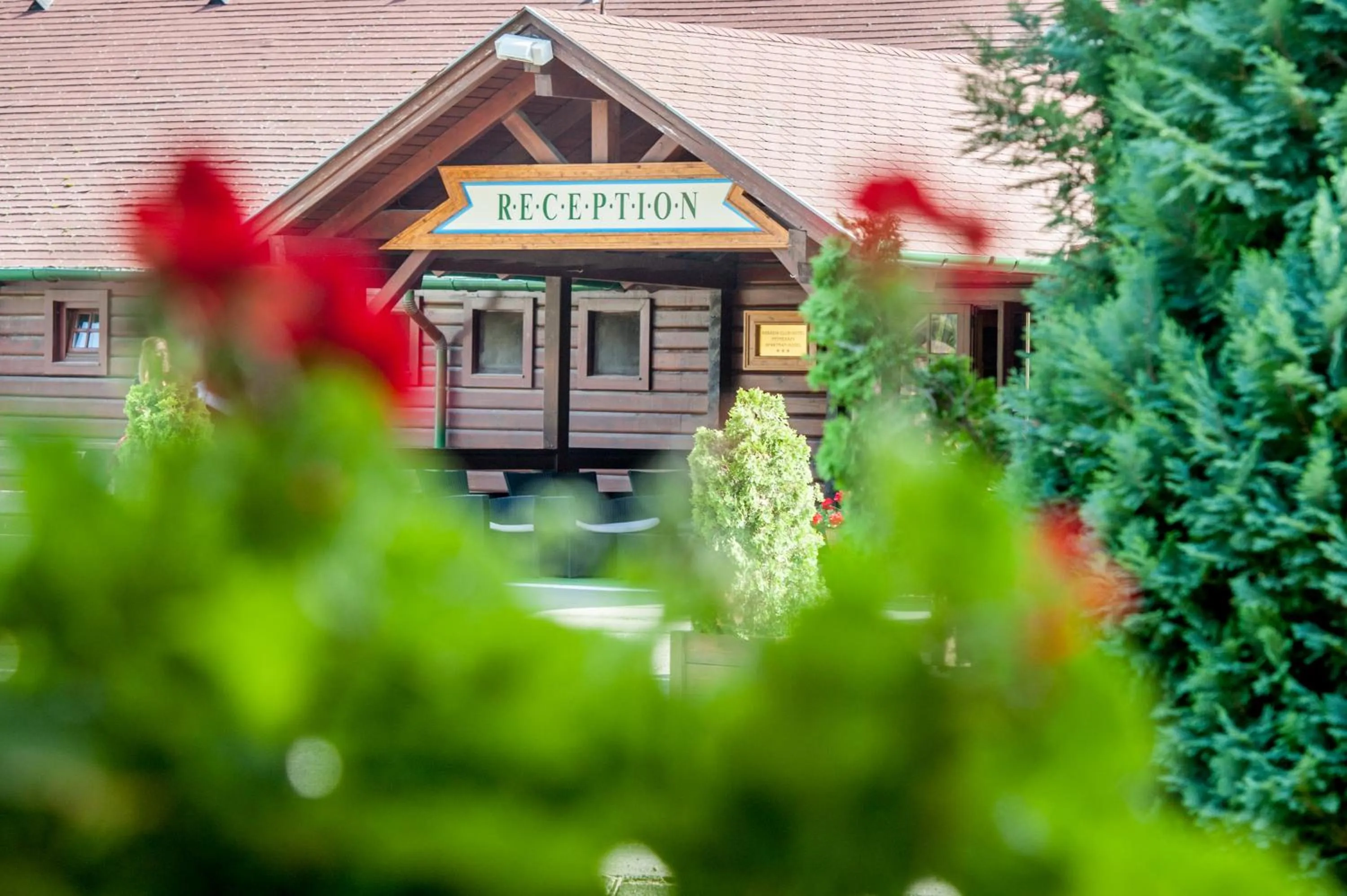 Facade/entrance in Petneházy Aparthotel