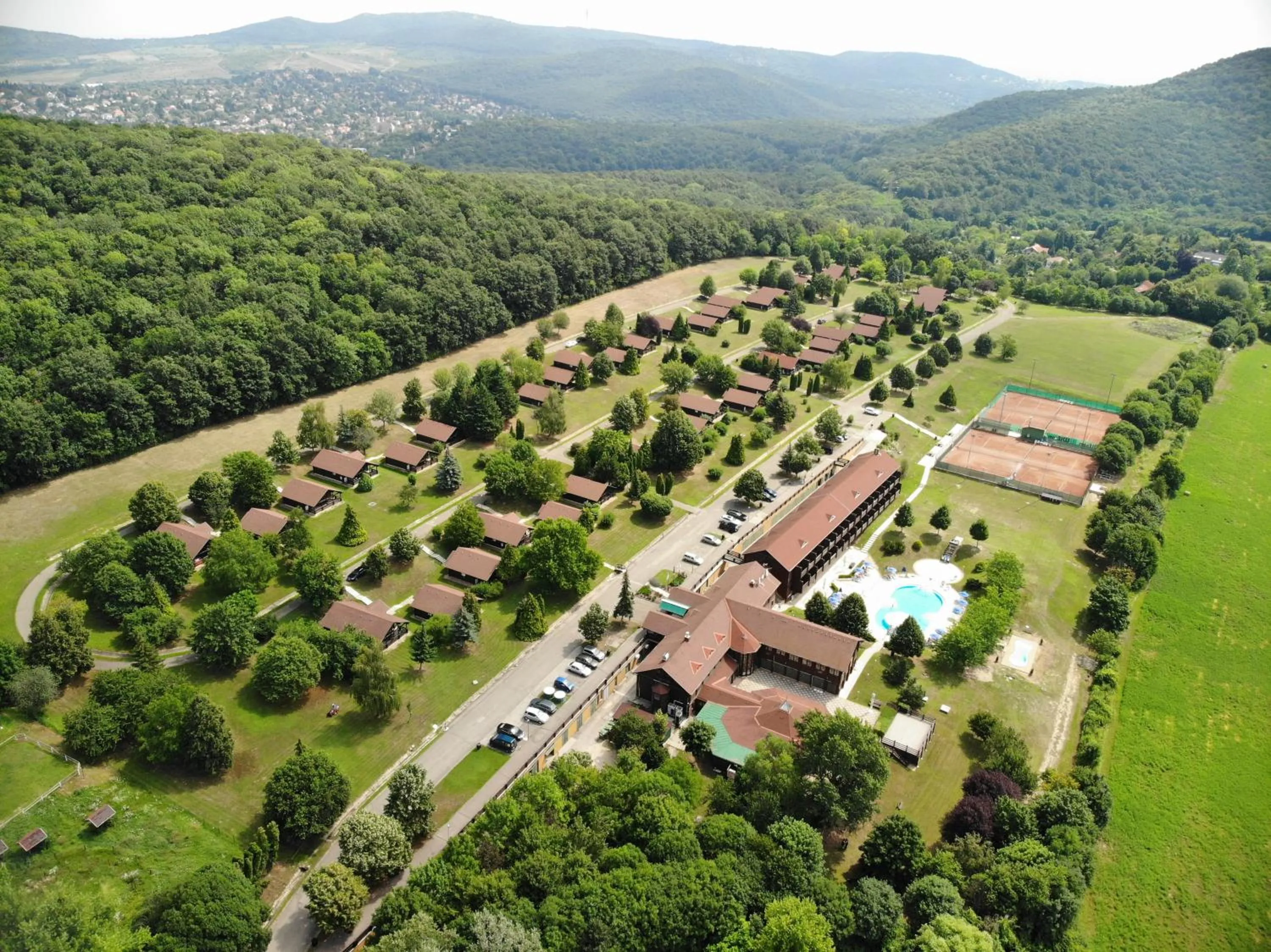 Property building in Petneházy Aparthotel