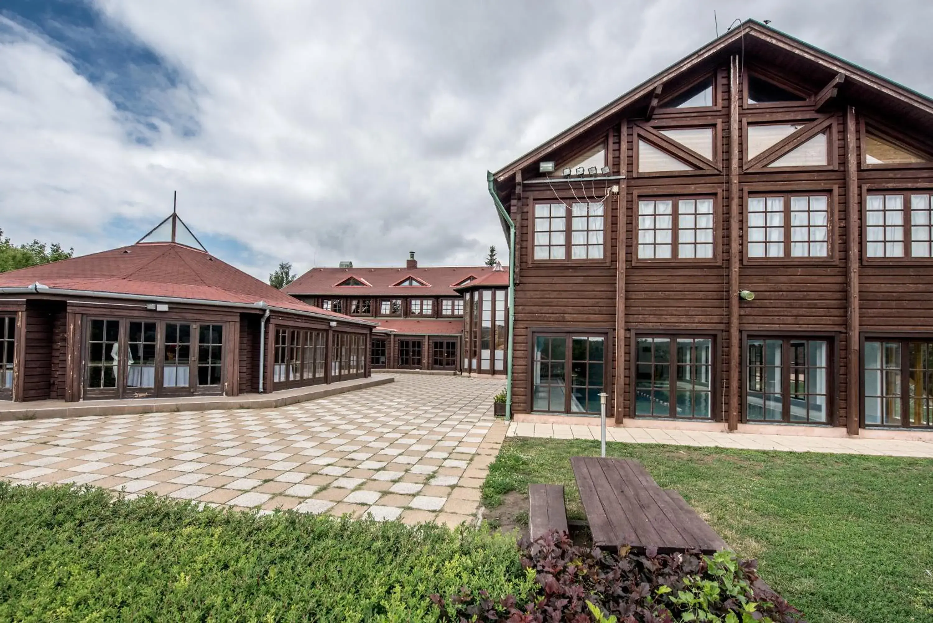 Facade/entrance in Petneházy Aparthotel Facade/entrance in Petneházy Aparthotel