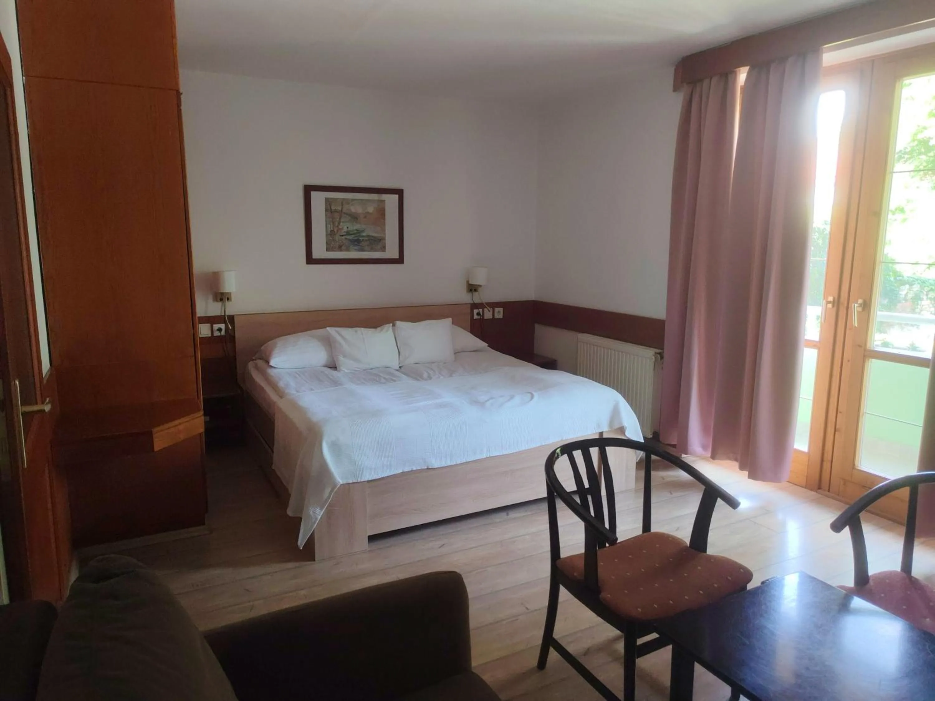 Photo of the whole room, Bed in Abbázia Club Hotel Kék