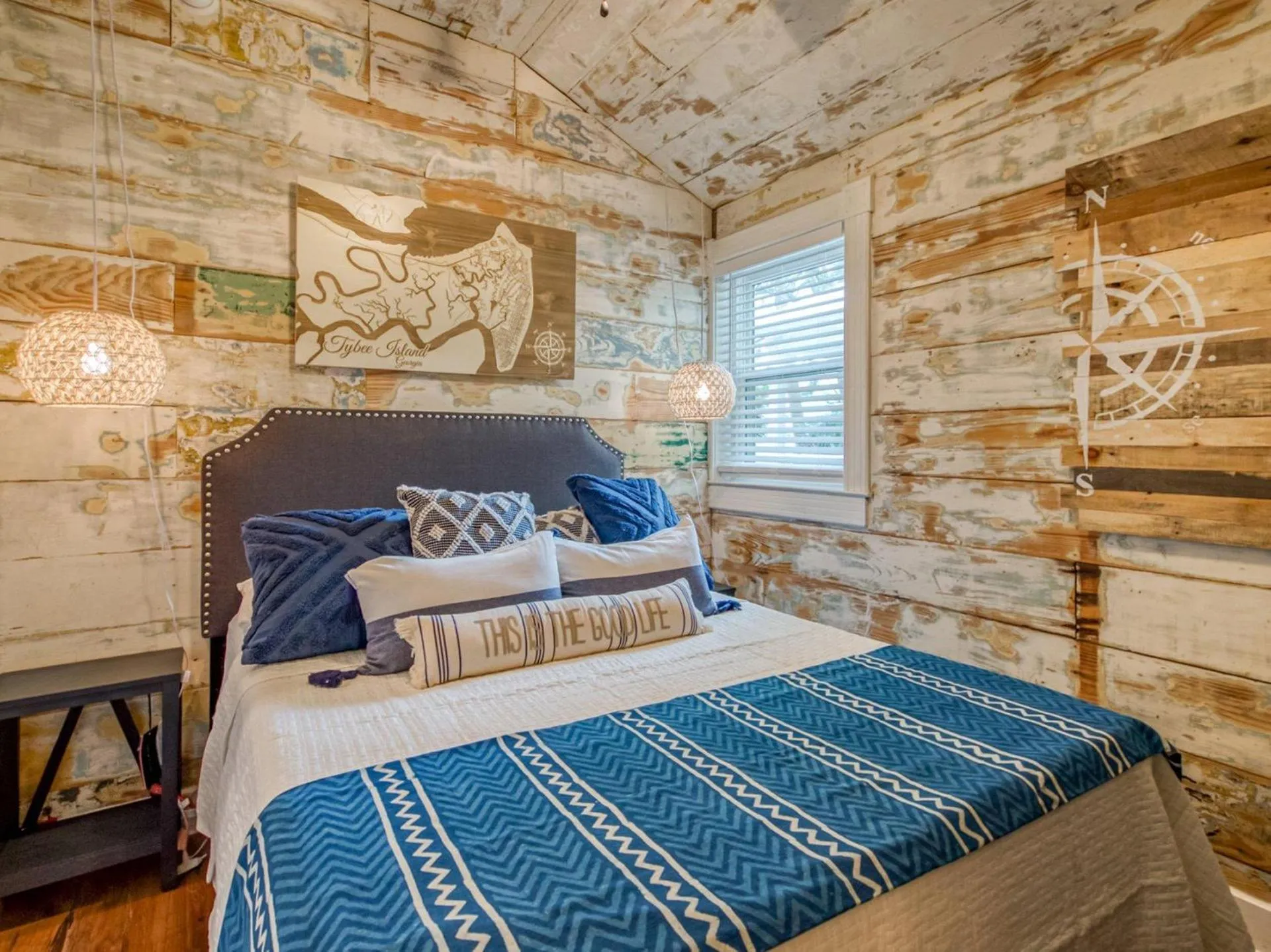 Bed in Latitude Adjustment Main House