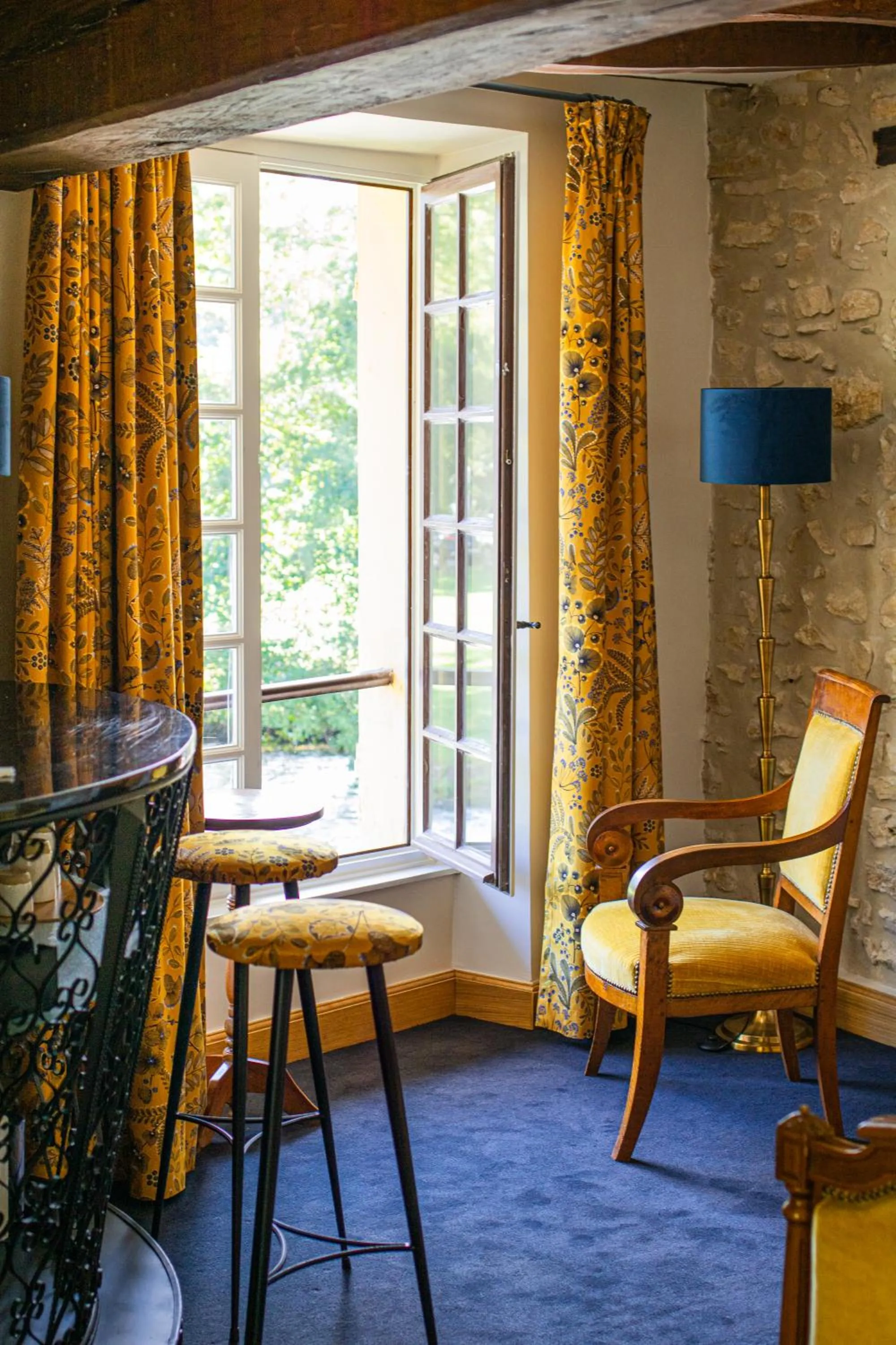 Lounge or bar in Moulin de Fourges