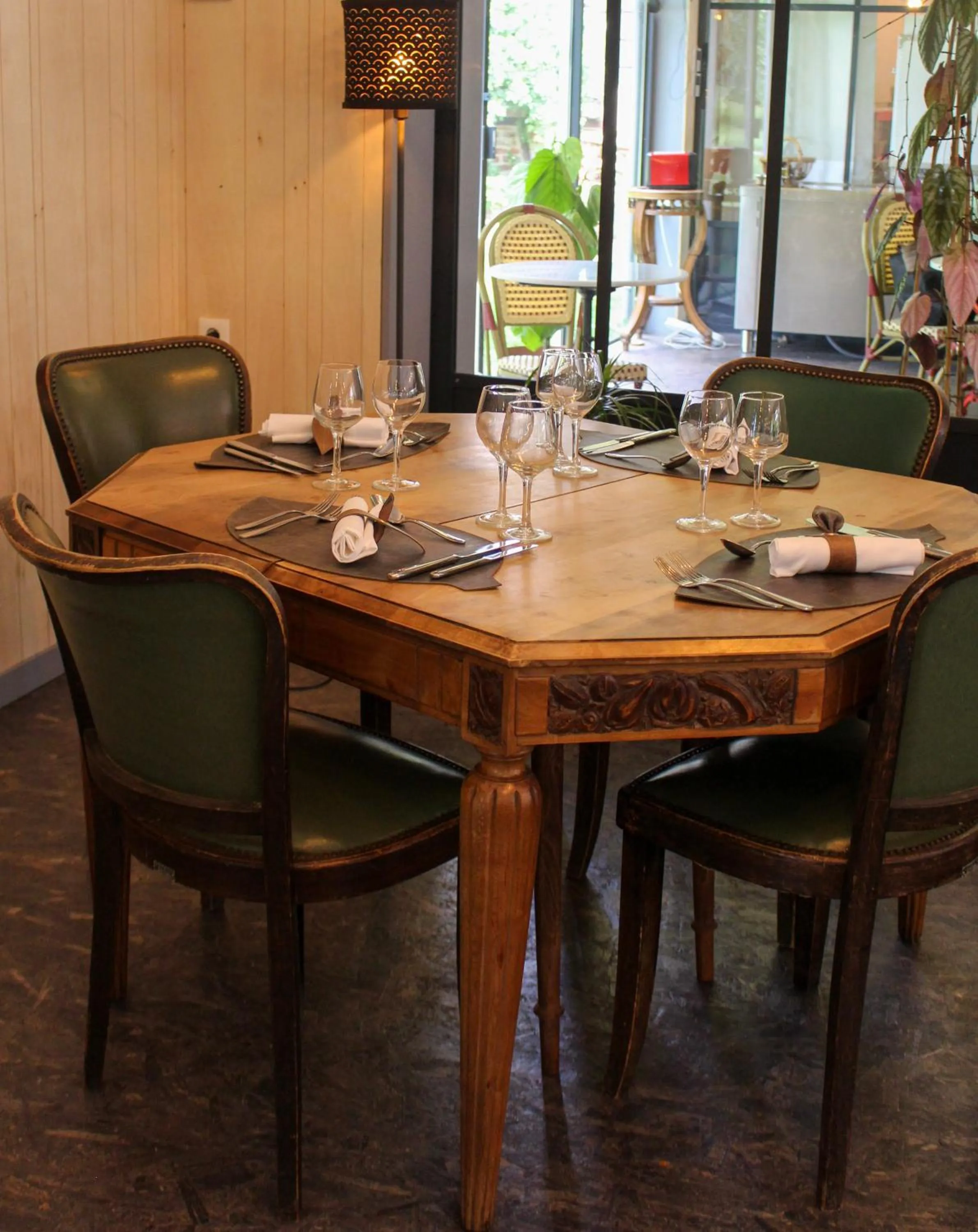 Restaurant/places to eat in Moulin de Fourges