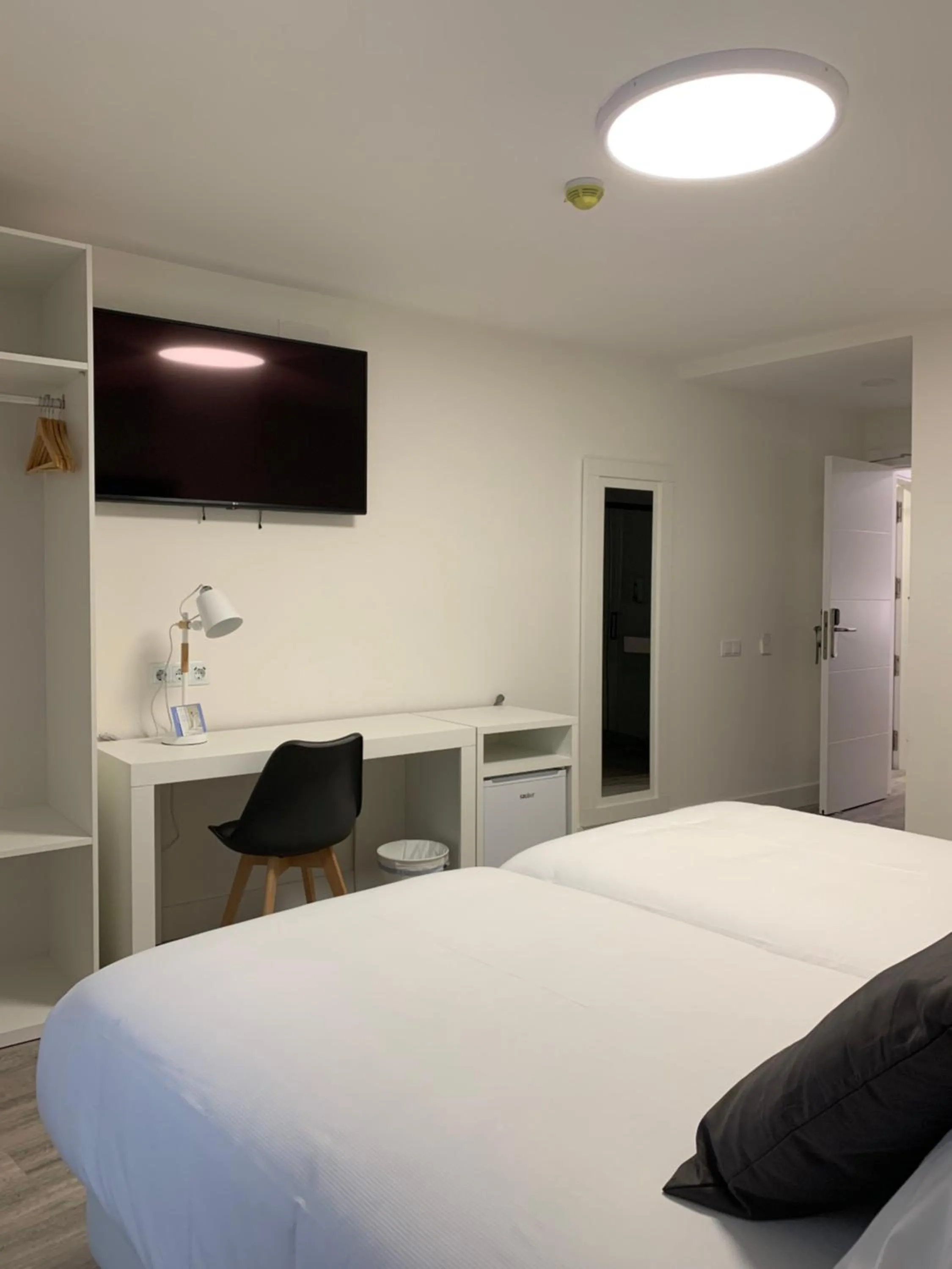 Photo of the whole room, Bed in Hostal Comfort Suites