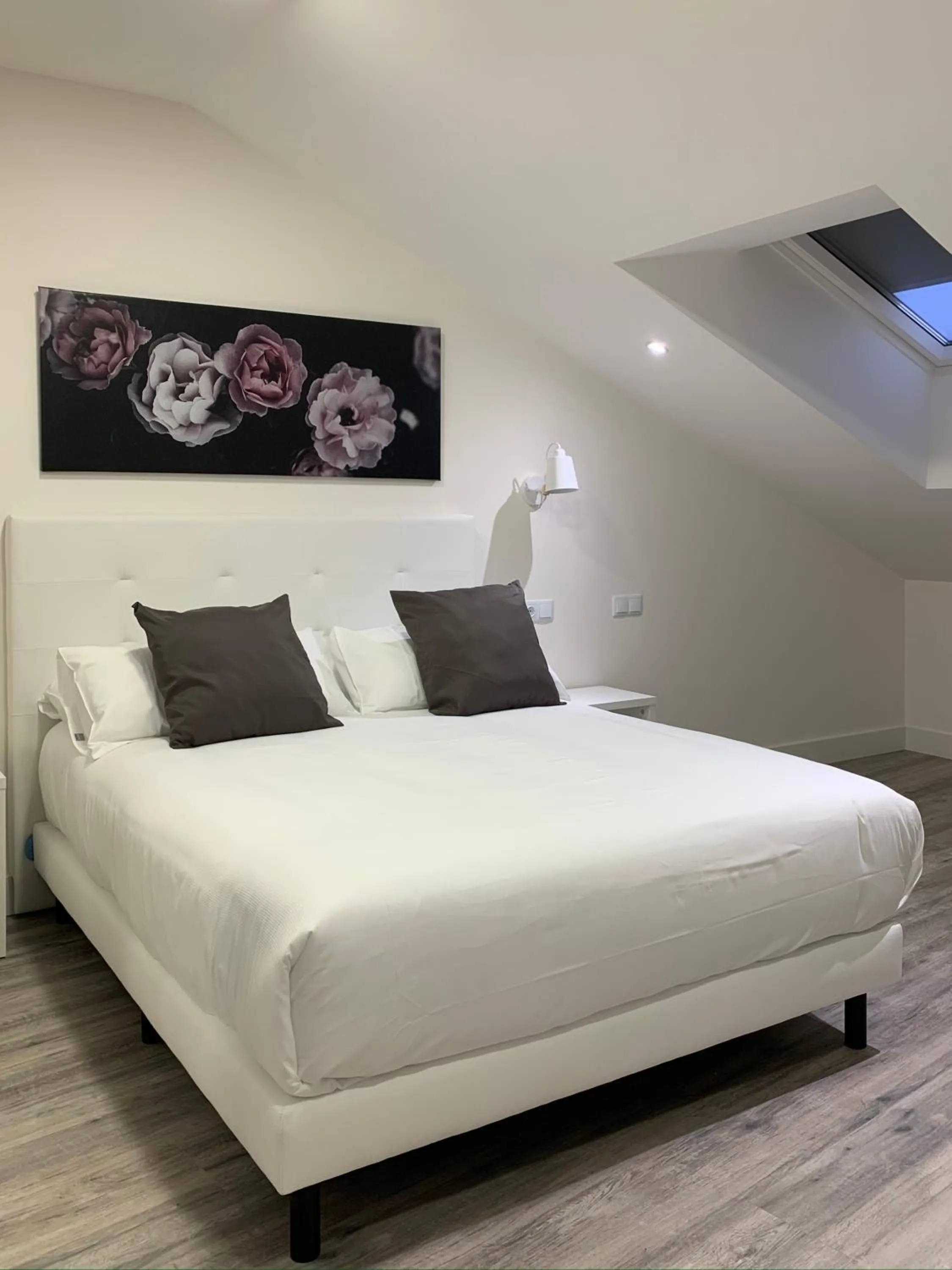 Bedroom, Bed in Hostal Comfort Suites