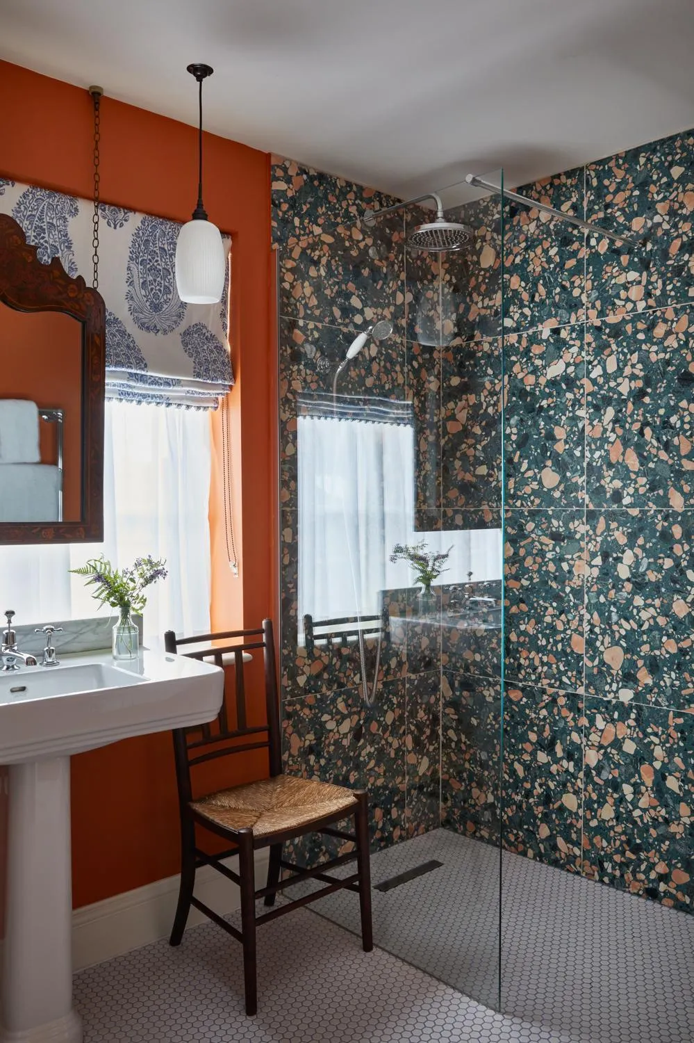 Bathroom in The Bear Inn, Hodnet