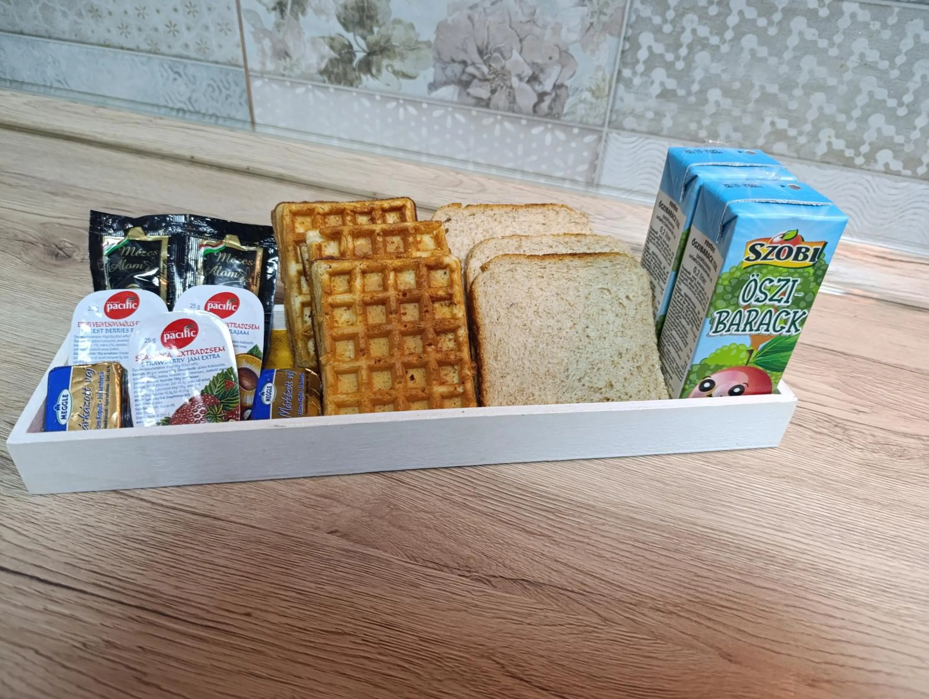 Breakfast in Akacfa Holiday Apartments