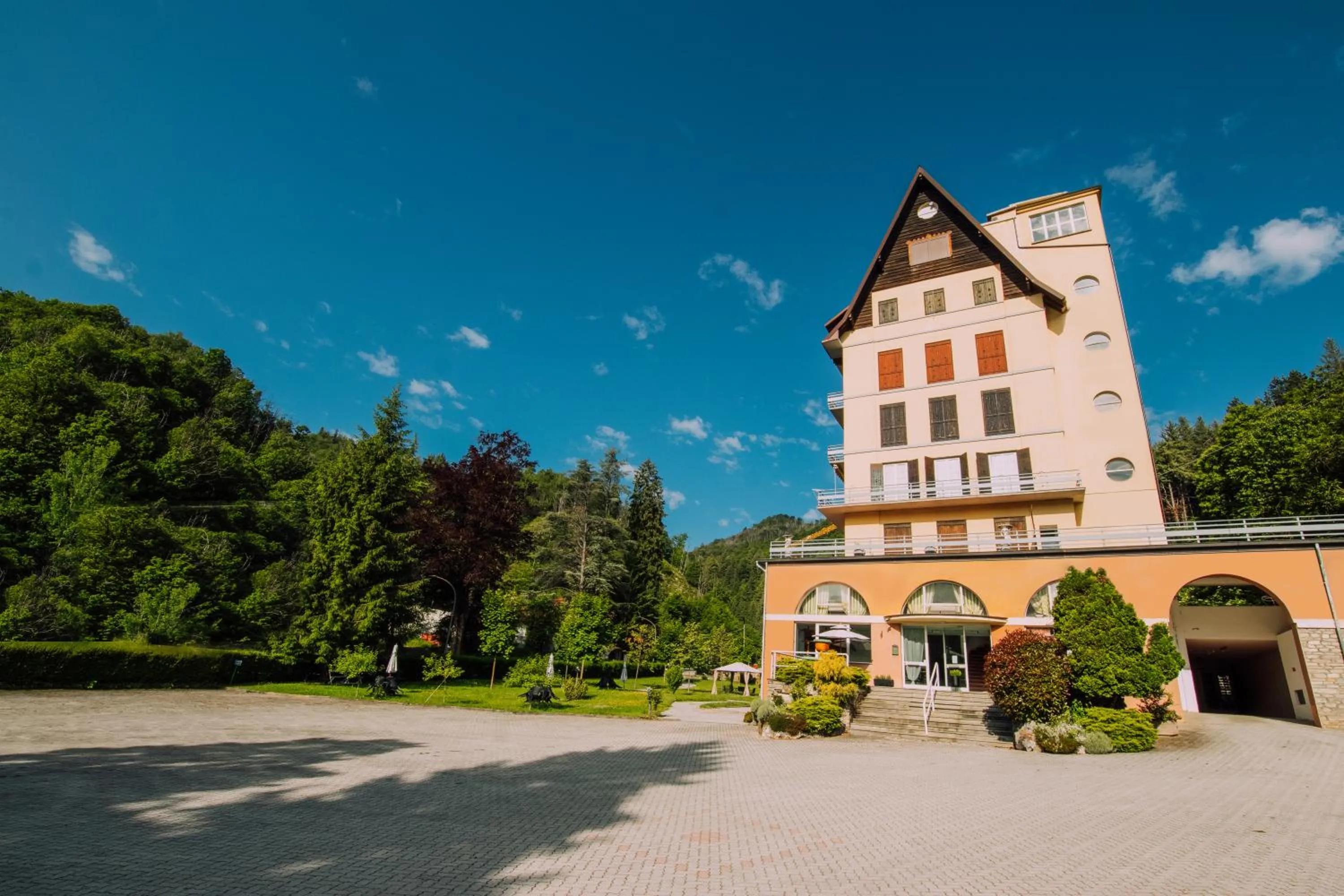 Property building in HOTEL LE FONTI