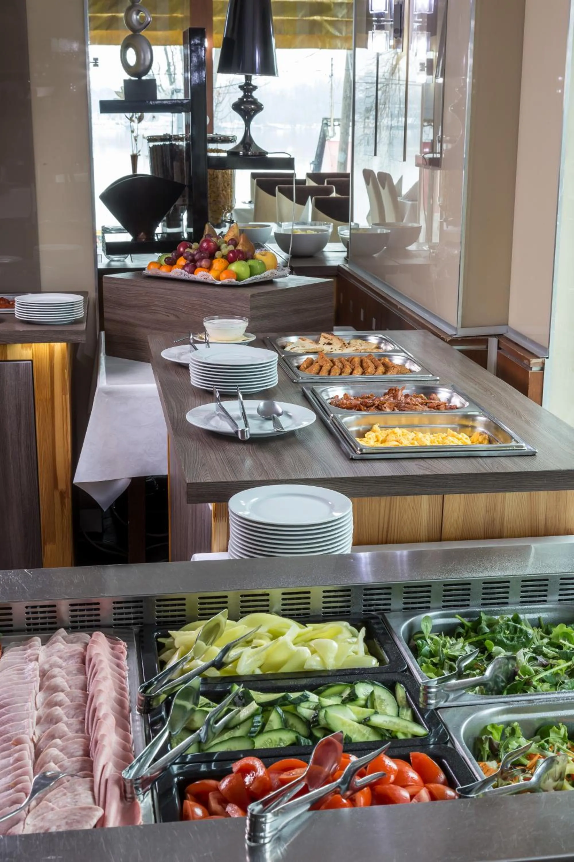 Restaurant/places to eat in Holiday Beach Budapest Hotel