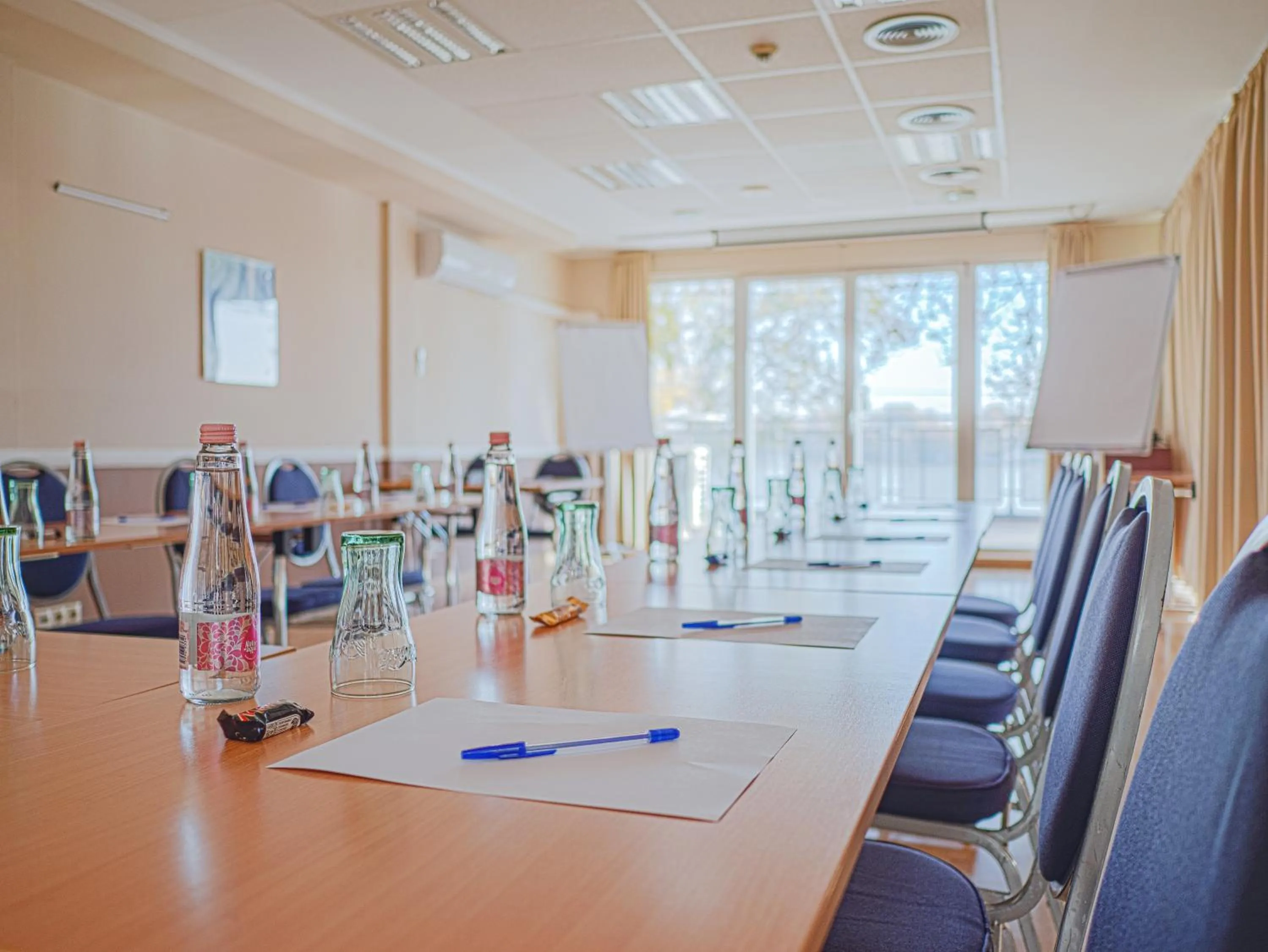Meeting/conference room in Holiday Beach Budapest Hotel